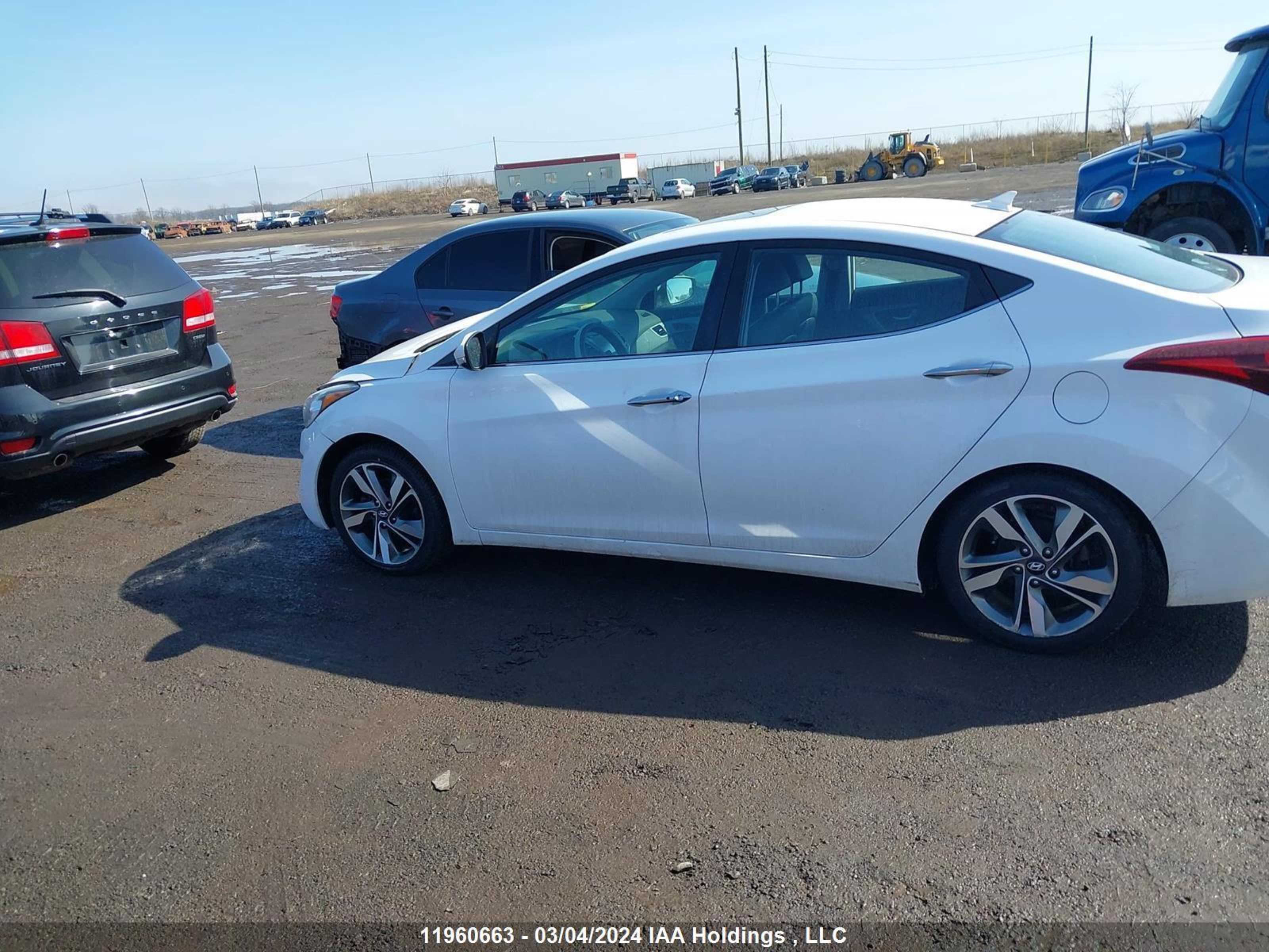 Photo 13 VIN: KMHDH4AH0EU216335 - HYUNDAI ELANTRA 