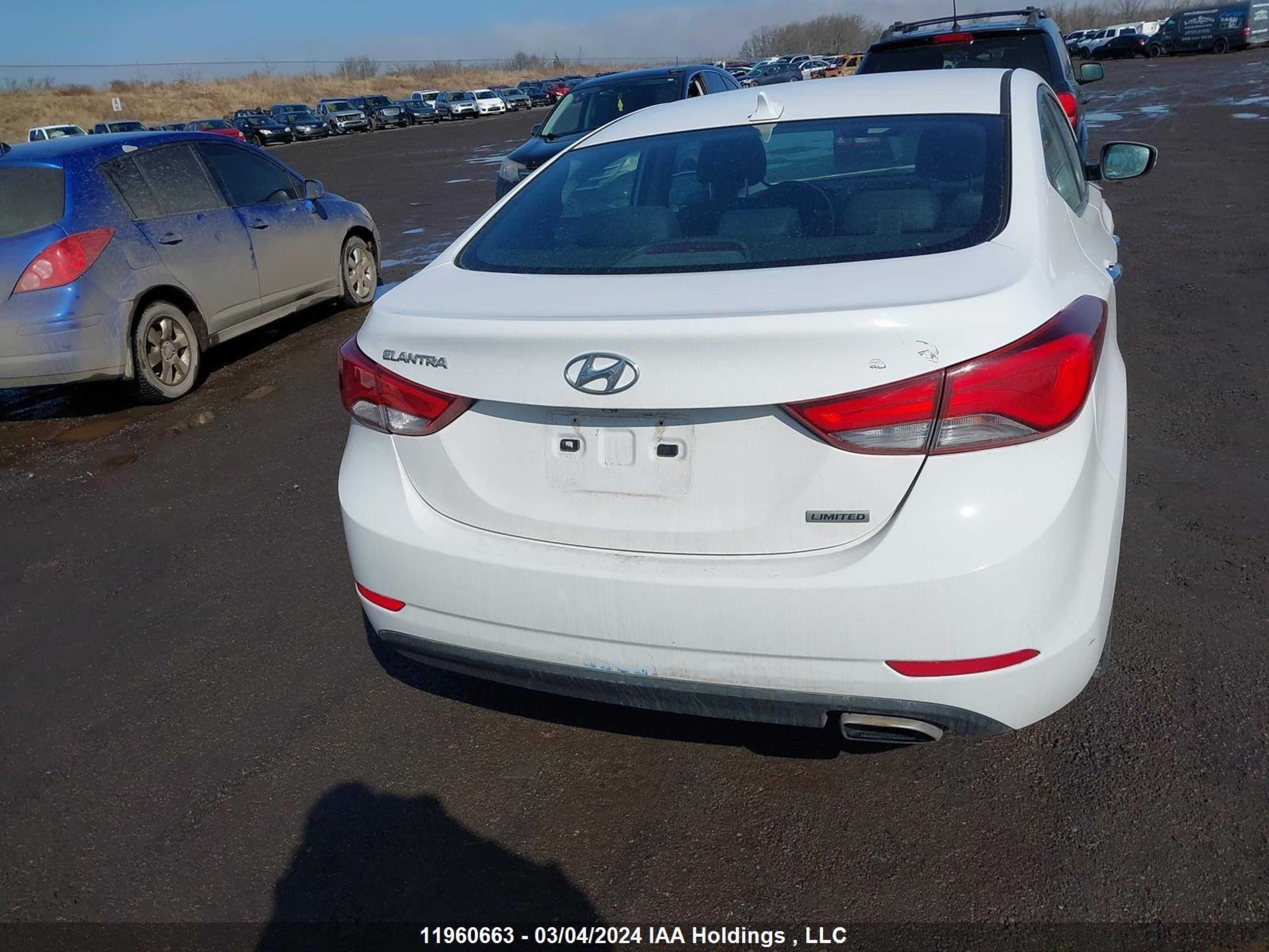 Photo 15 VIN: KMHDH4AH0EU216335 - HYUNDAI ELANTRA 