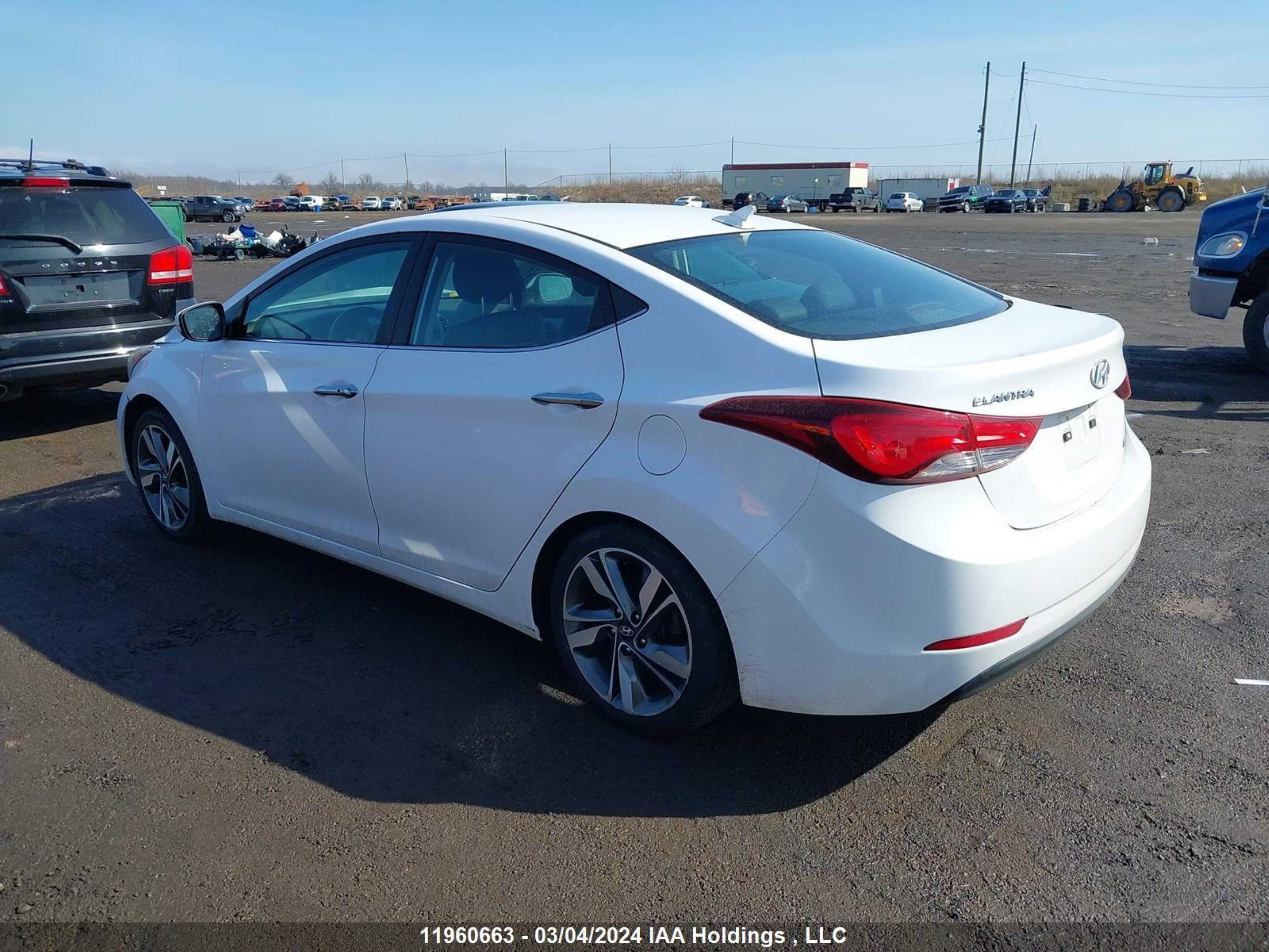 Photo 2 VIN: KMHDH4AH0EU216335 - HYUNDAI ELANTRA 