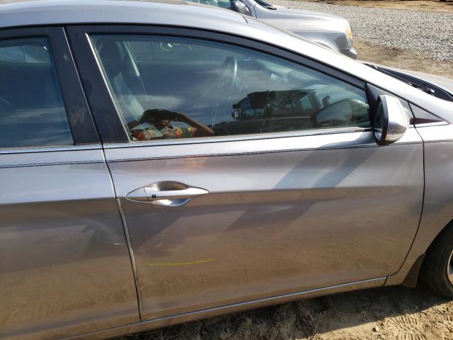 Photo 8 VIN: KMHDH4AH0FU343975 - HYUNDAI ELANTRA SE 