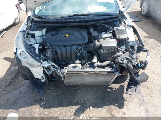 Photo 9 VIN: KMHDH4AH1FU371932 - HYUNDAI ELANTRA 