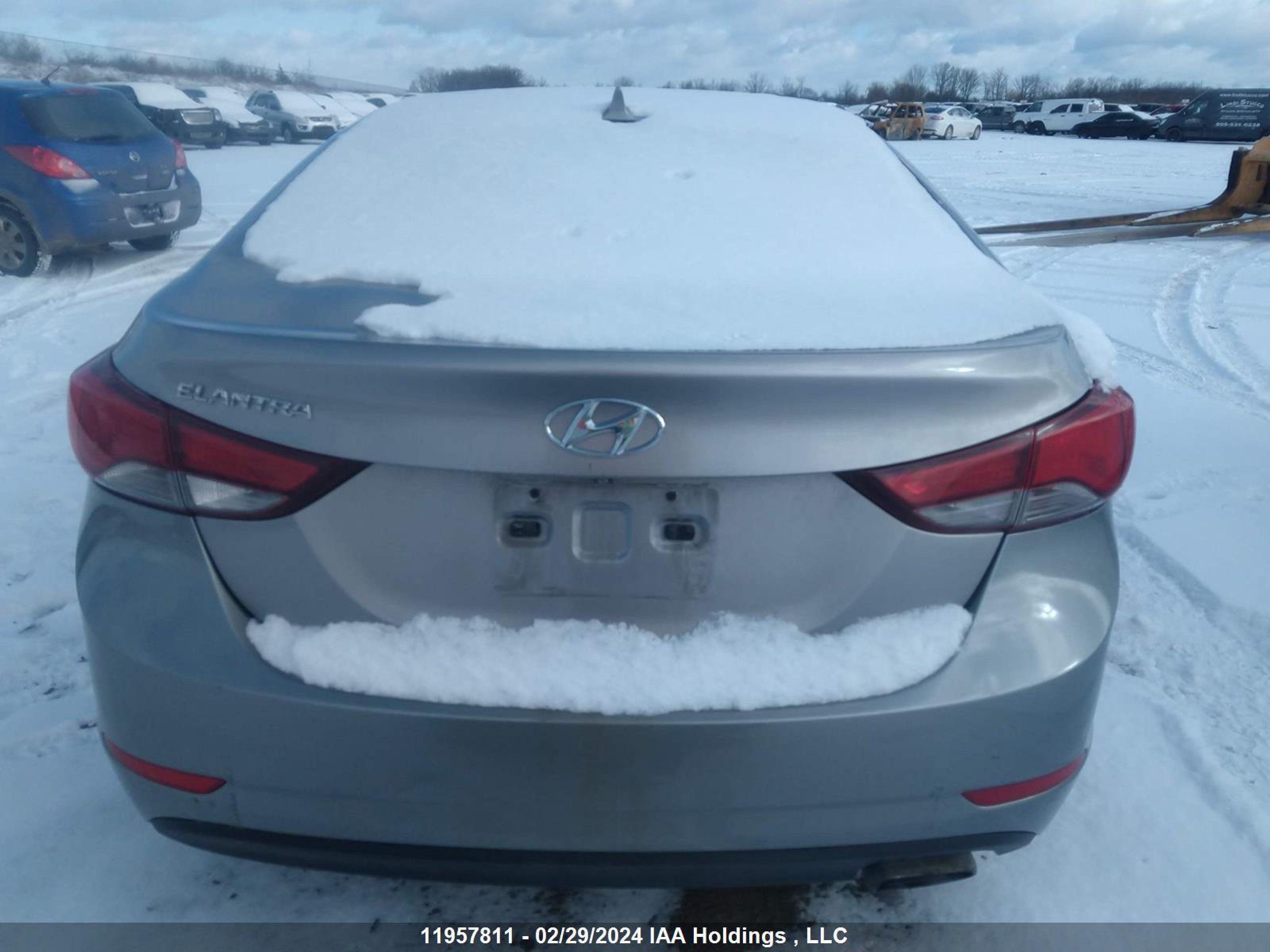 Photo 15 VIN: KMHDH4AH1FU409420 - HYUNDAI ELANTRA 