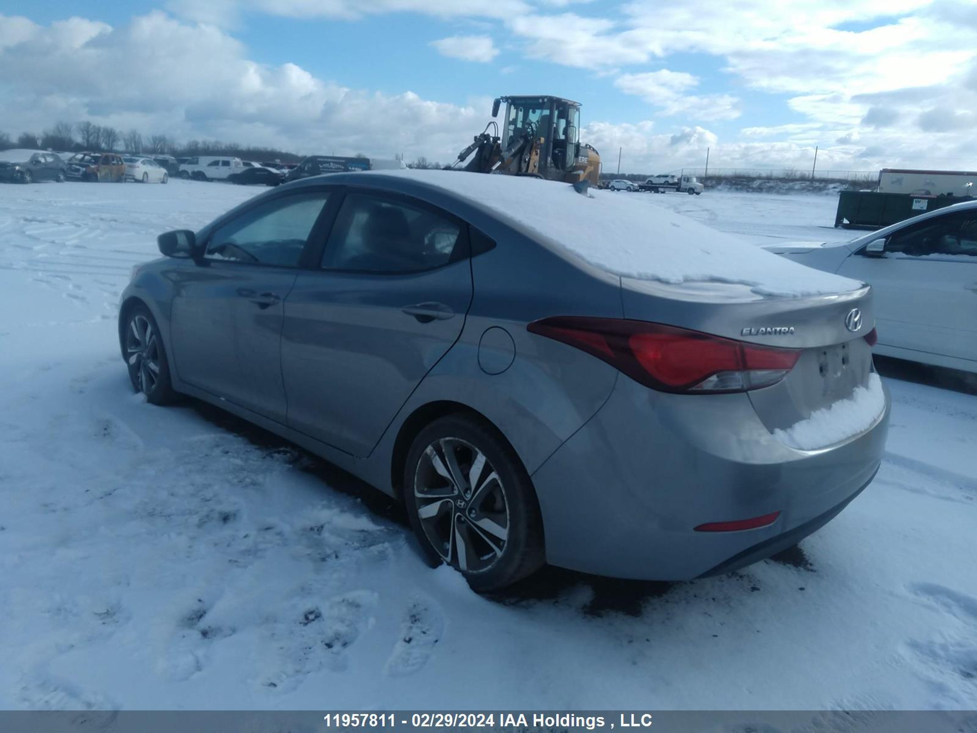 Photo 2 VIN: KMHDH4AH1FU409420 - HYUNDAI ELANTRA 