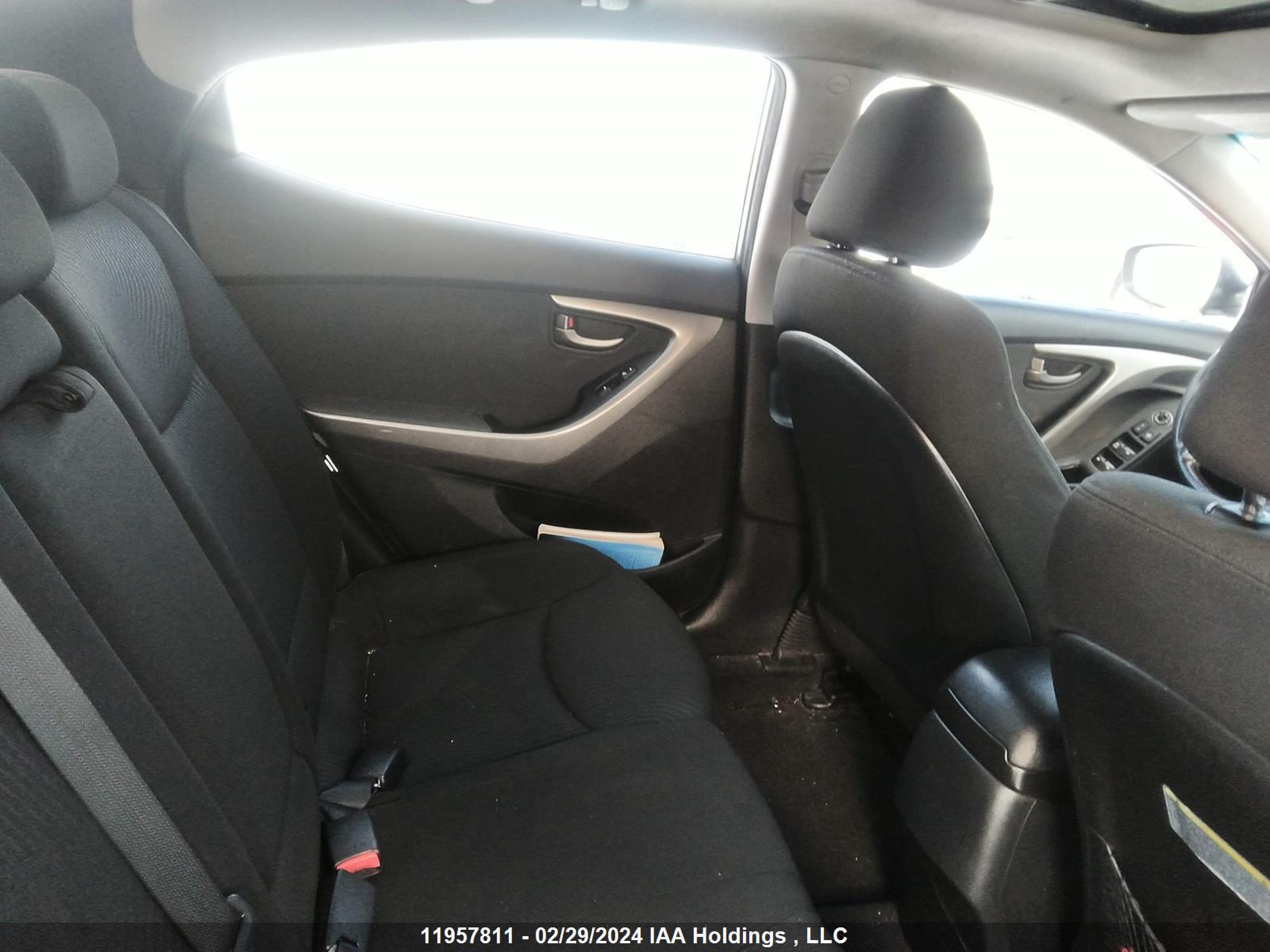 Photo 7 VIN: KMHDH4AH1FU409420 - HYUNDAI ELANTRA 