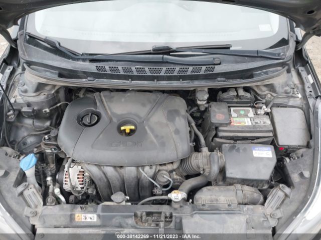 Photo 9 VIN: KMHDH4AH1GU488542 - HYUNDAI ELANTRA 