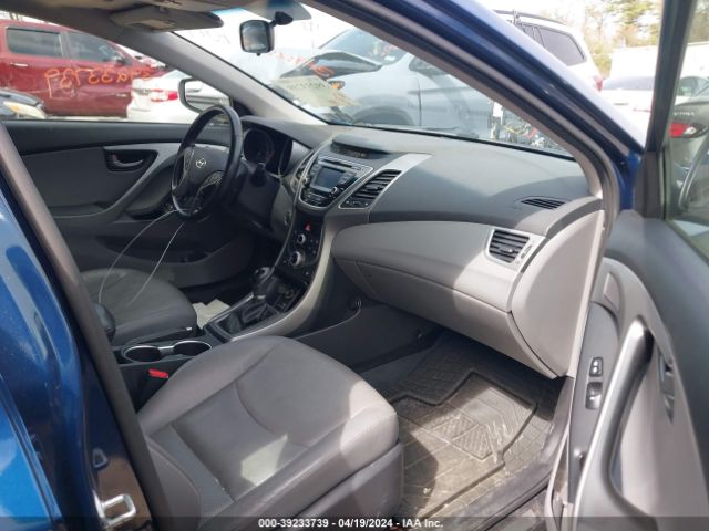 Photo 4 VIN: KMHDH4AH2FU282337 - HYUNDAI ELANTRA 