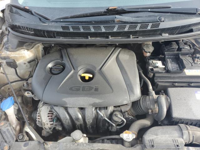 Photo 6 VIN: KMHDH4AH2GU549770 - HYUNDAI ELANTRA SE 