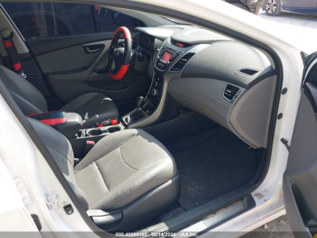 Photo 4 VIN: KMHDH4AH3FU357577 - HYUNDAI ELANTRA 