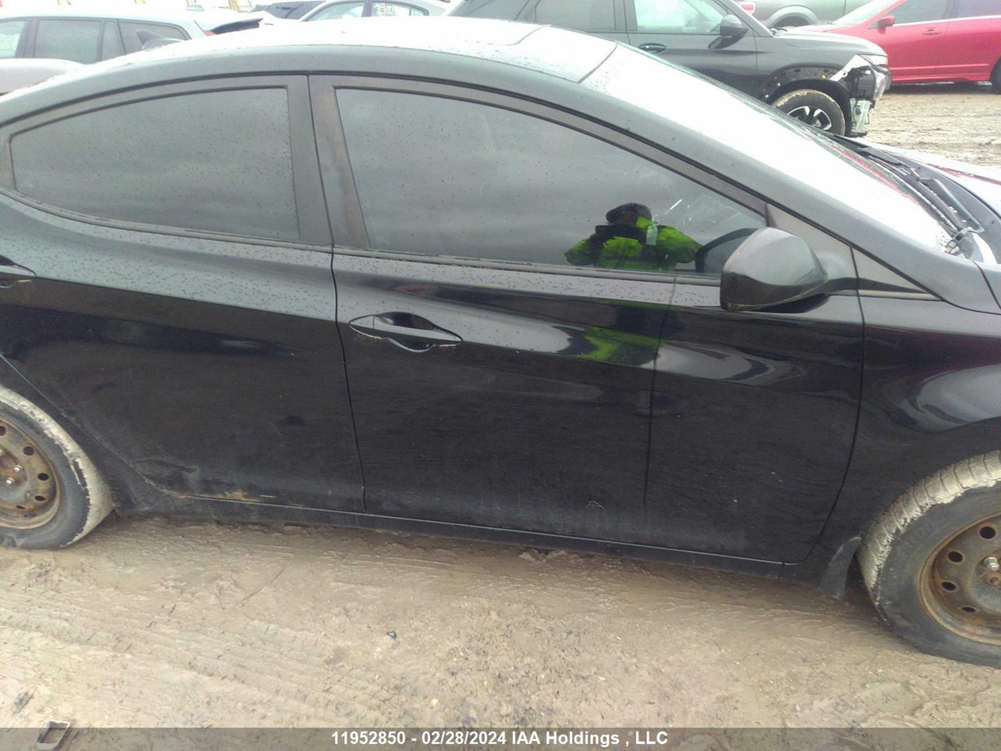 Photo 13 VIN: KMHDH4AH3FU383340 - HYUNDAI ELANTRA 