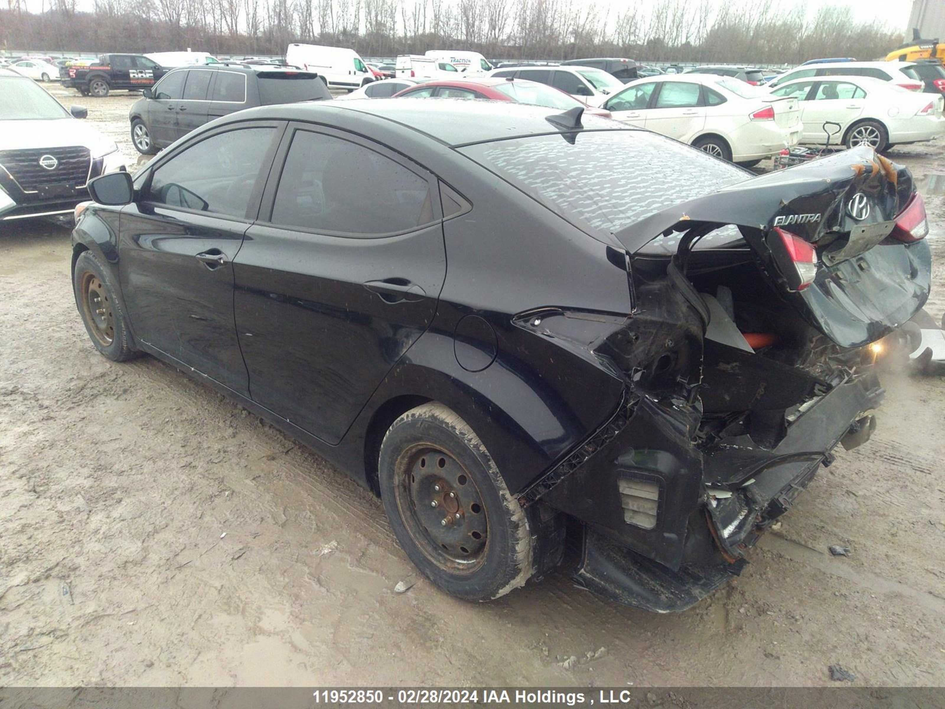 Photo 2 VIN: KMHDH4AH3FU383340 - HYUNDAI ELANTRA 