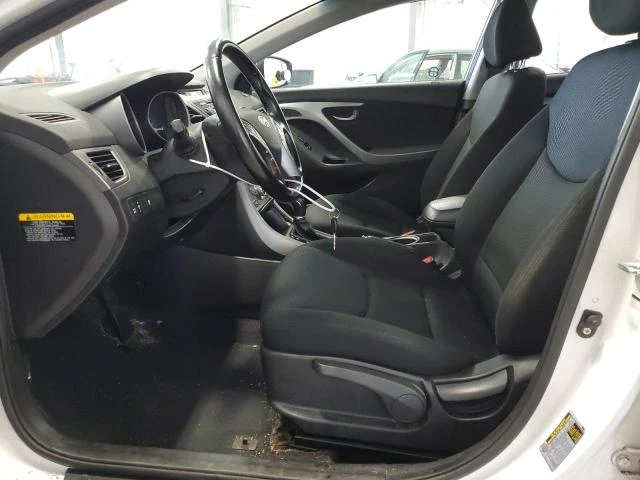 Photo 6 VIN: KMHDH4AH4FU305889 - HYUNDAI ELANTRA SE 