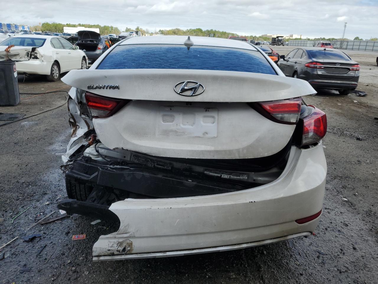 Photo 5 VIN: KMHDH4AH5FU380987 - HYUNDAI ELANTRA 