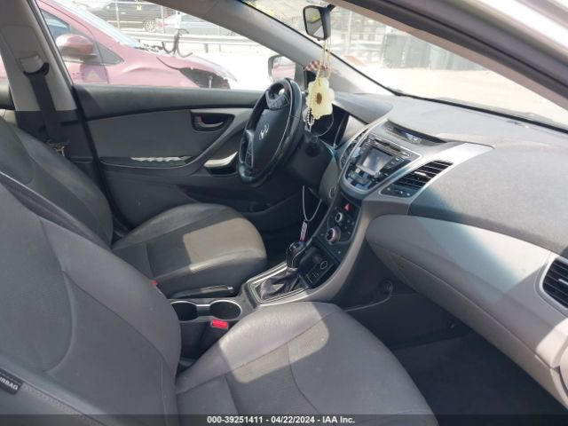 Photo 4 VIN: KMHDH4AH6FU358268 - HYUNDAI ELANTRA 