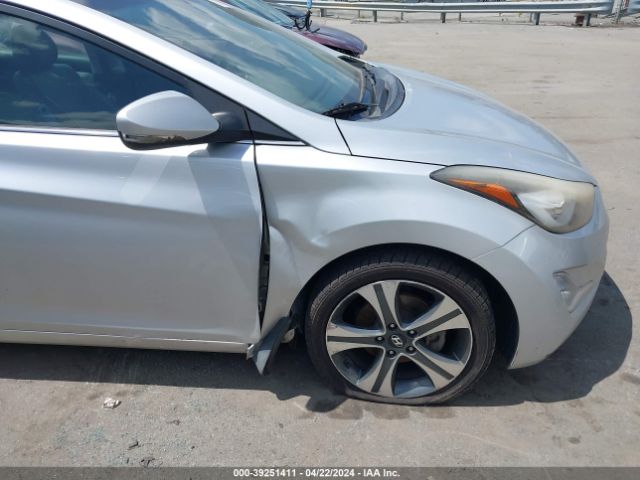 Photo 5 VIN: KMHDH4AH6FU358268 - HYUNDAI ELANTRA 