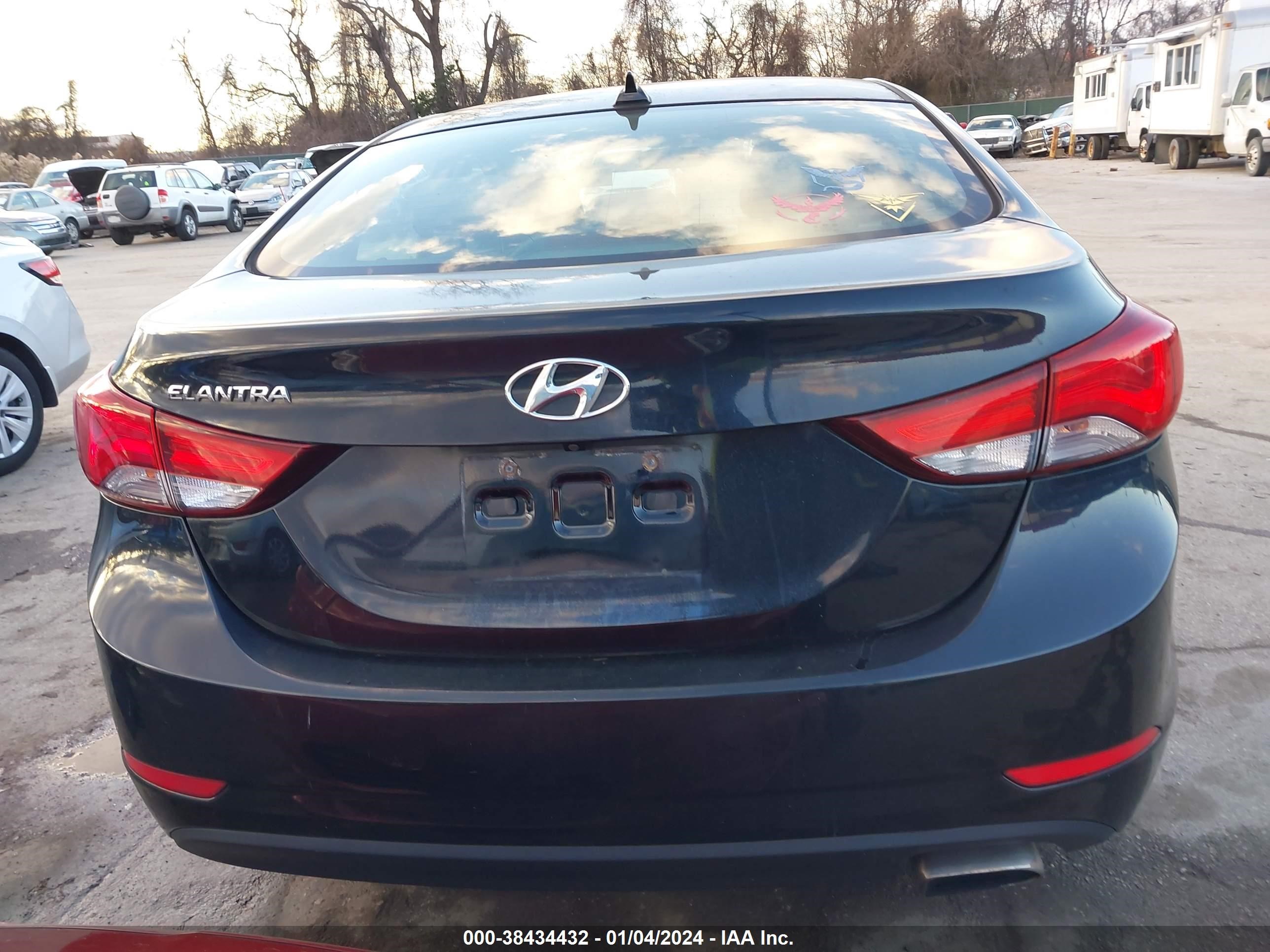 Photo 15 VIN: KMHDH4AH6GU617486 - HYUNDAI ELANTRA 