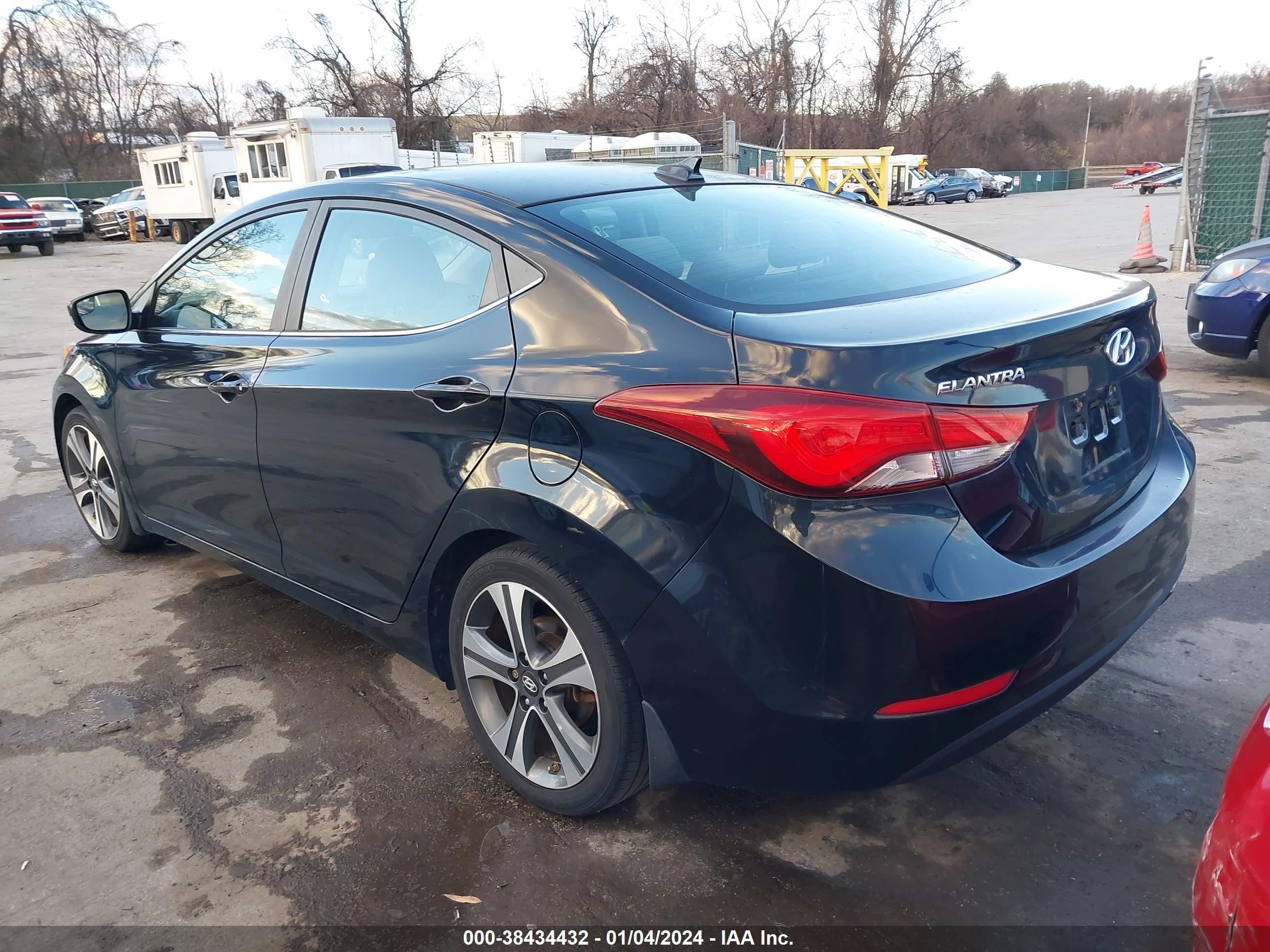 Photo 2 VIN: KMHDH4AH6GU617486 - HYUNDAI ELANTRA 