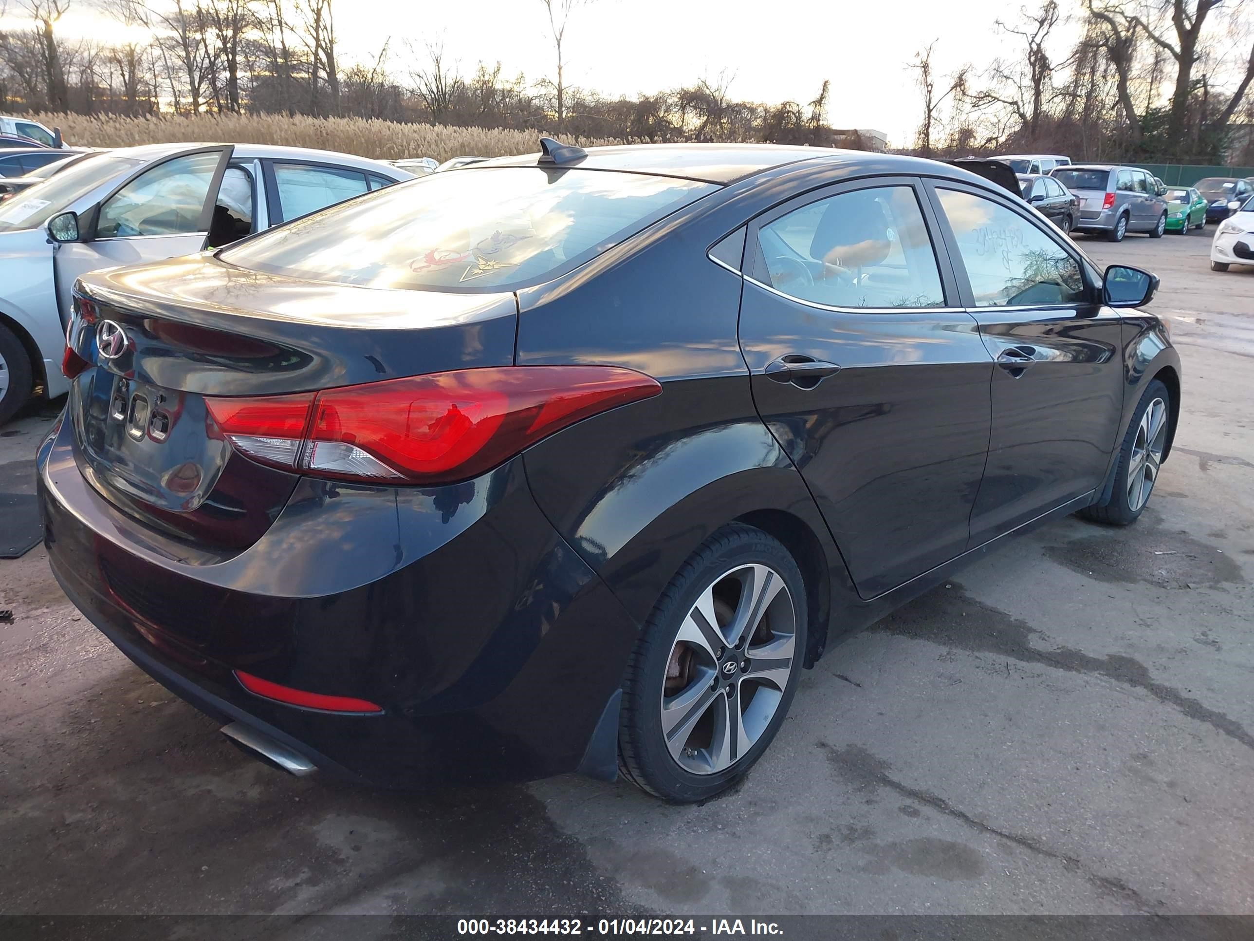 Photo 3 VIN: KMHDH4AH6GU617486 - HYUNDAI ELANTRA 