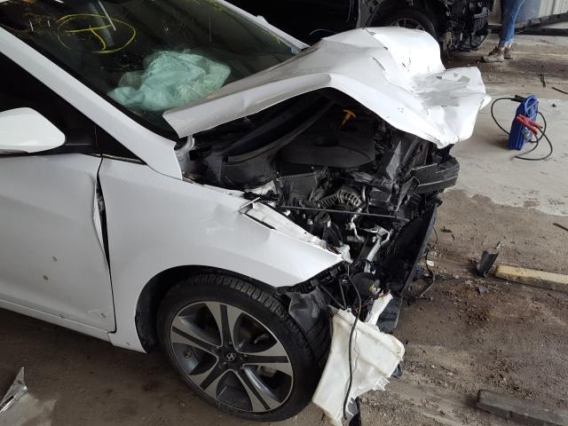 Photo 8 VIN: KMHDH4AH7FU358389 - HYUNDAI ELANTRA SE 