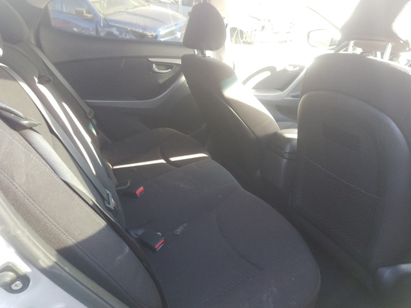 Photo 5 VIN: KMHDH4AH7GU587009 - HYUNDAI ELANTRA SE 