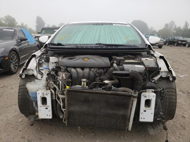 Photo 8 VIN: KMHDH4AH9FU371807 - HYUNDAI ELANTRA SE 