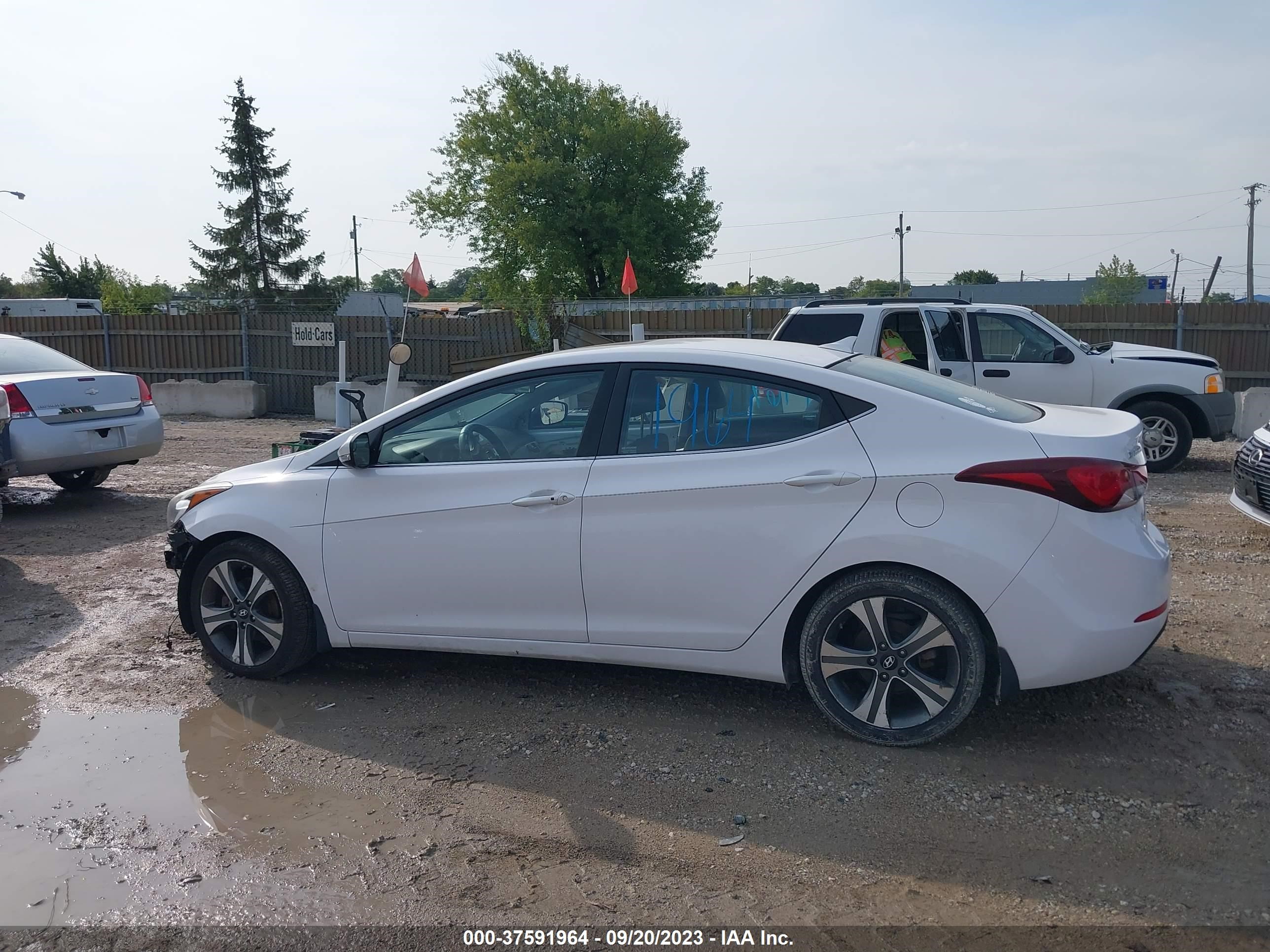 Photo 13 VIN: KMHDH4AH9FU380247 - HYUNDAI ELANTRA 