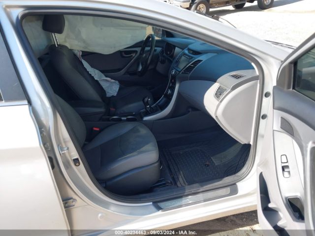 Photo 4 VIN: KMHDH4AHXFU373081 - HYUNDAI ELANTRA 