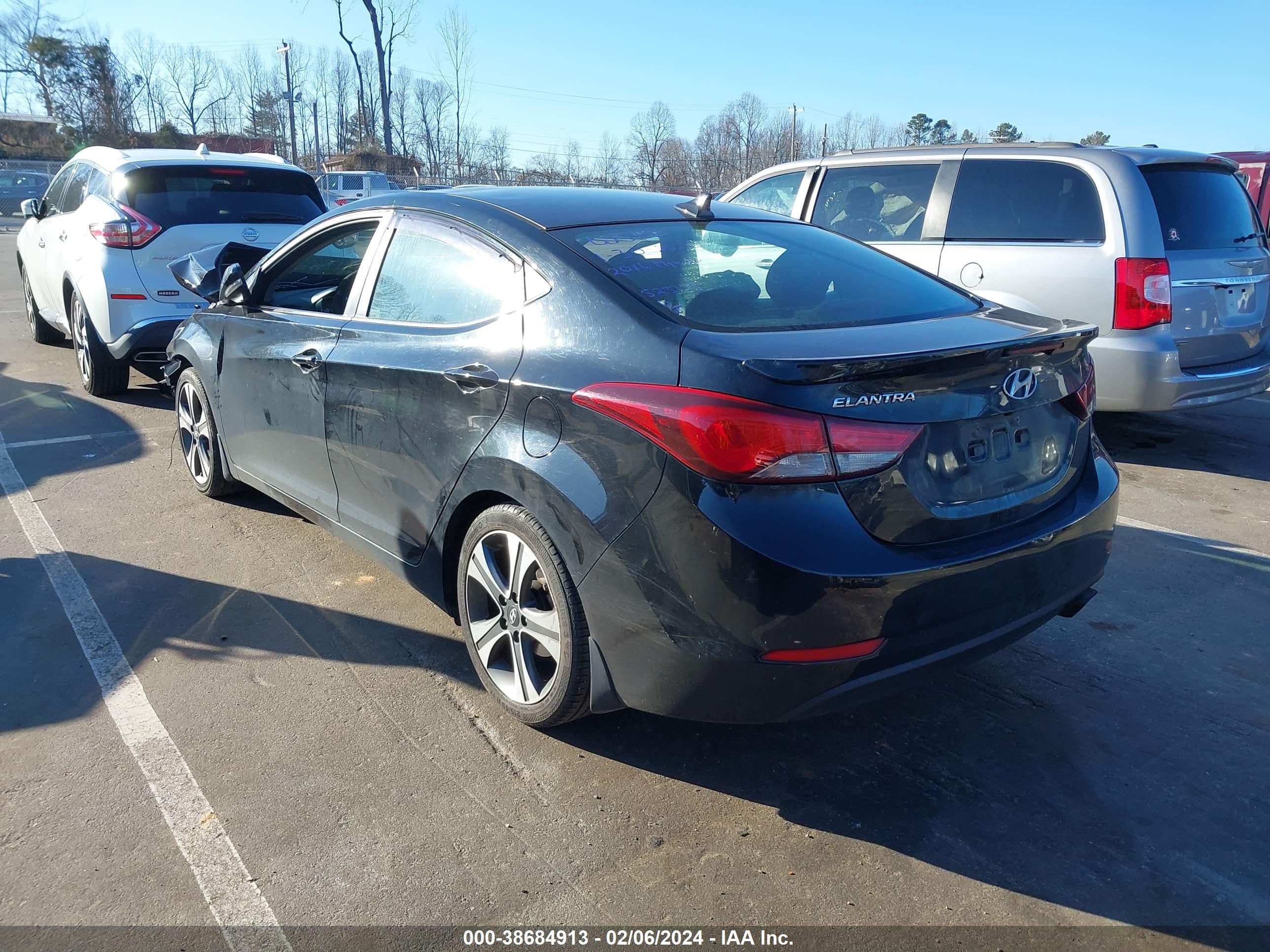 Photo 2 VIN: KMHDH4AHXGU523157 - HYUNDAI ELANTRA 