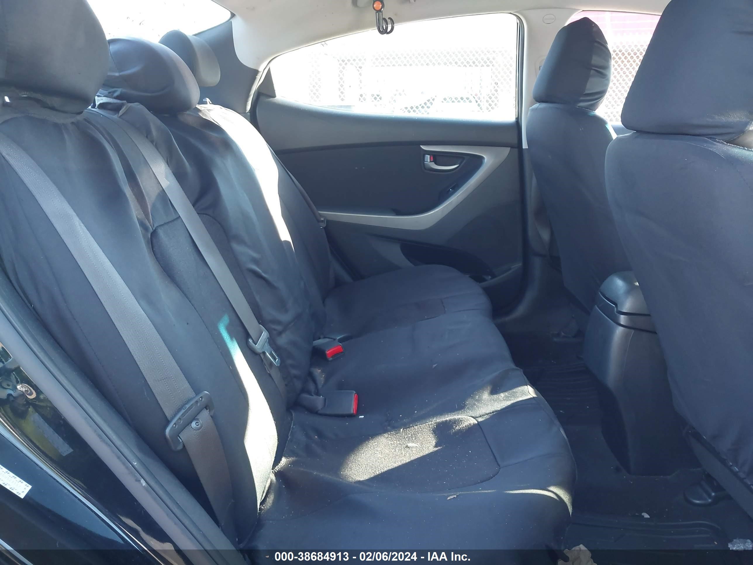 Photo 7 VIN: KMHDH4AHXGU523157 - HYUNDAI ELANTRA 