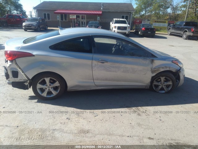 Photo 5 VIN: KMHDH6AE3DU013195 - HYUNDAI ELANTRA COUPE 