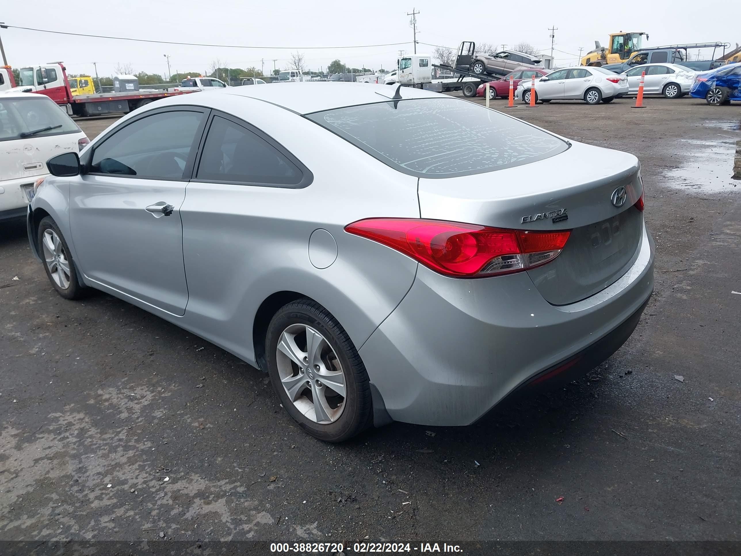 Photo 2 VIN: KMHDH6AE8DU016884 - HYUNDAI ELANTRA 