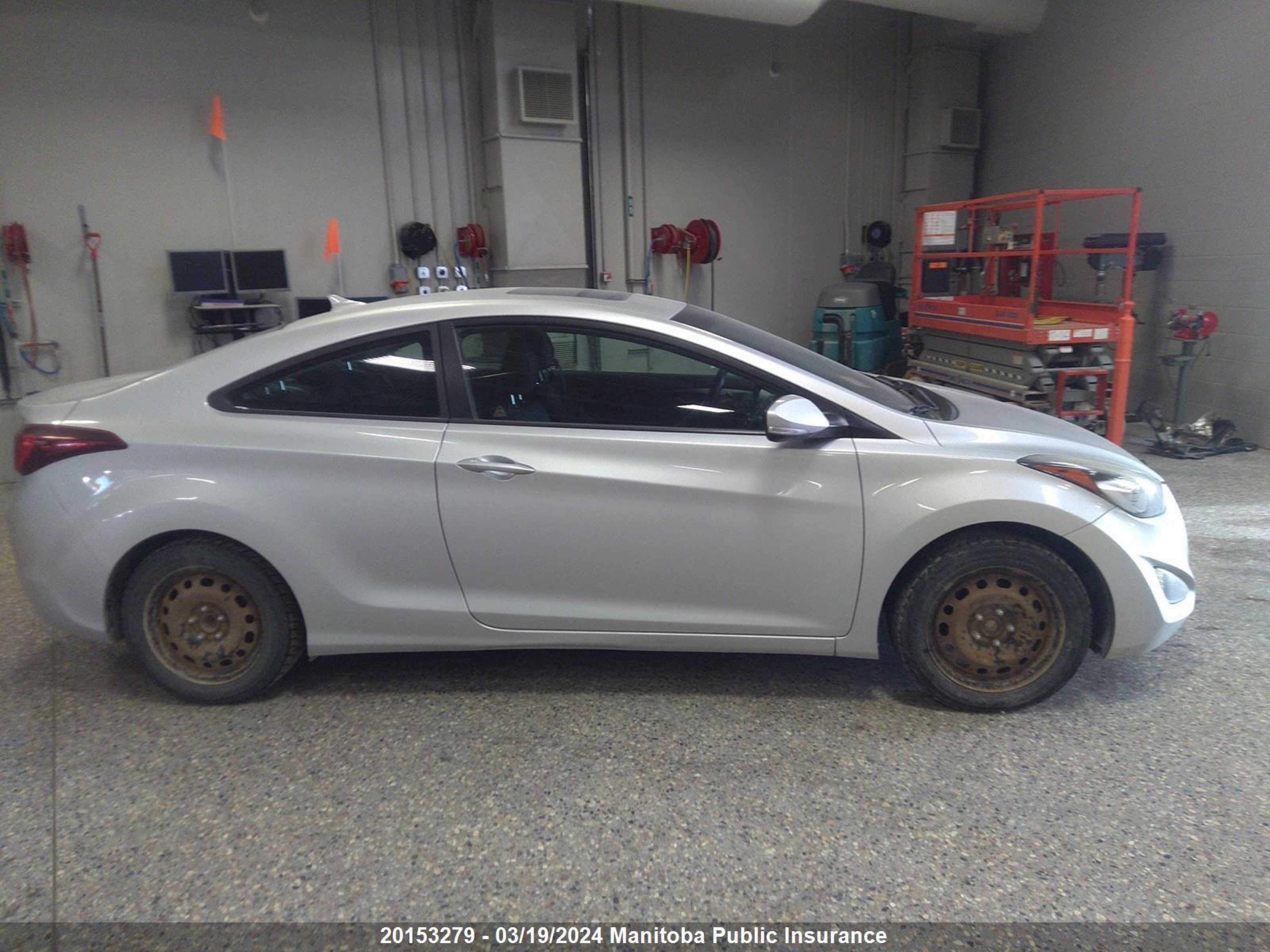 Photo 12 VIN: KMHDH6AH8EU027668 - HYUNDAI ELANTRA 