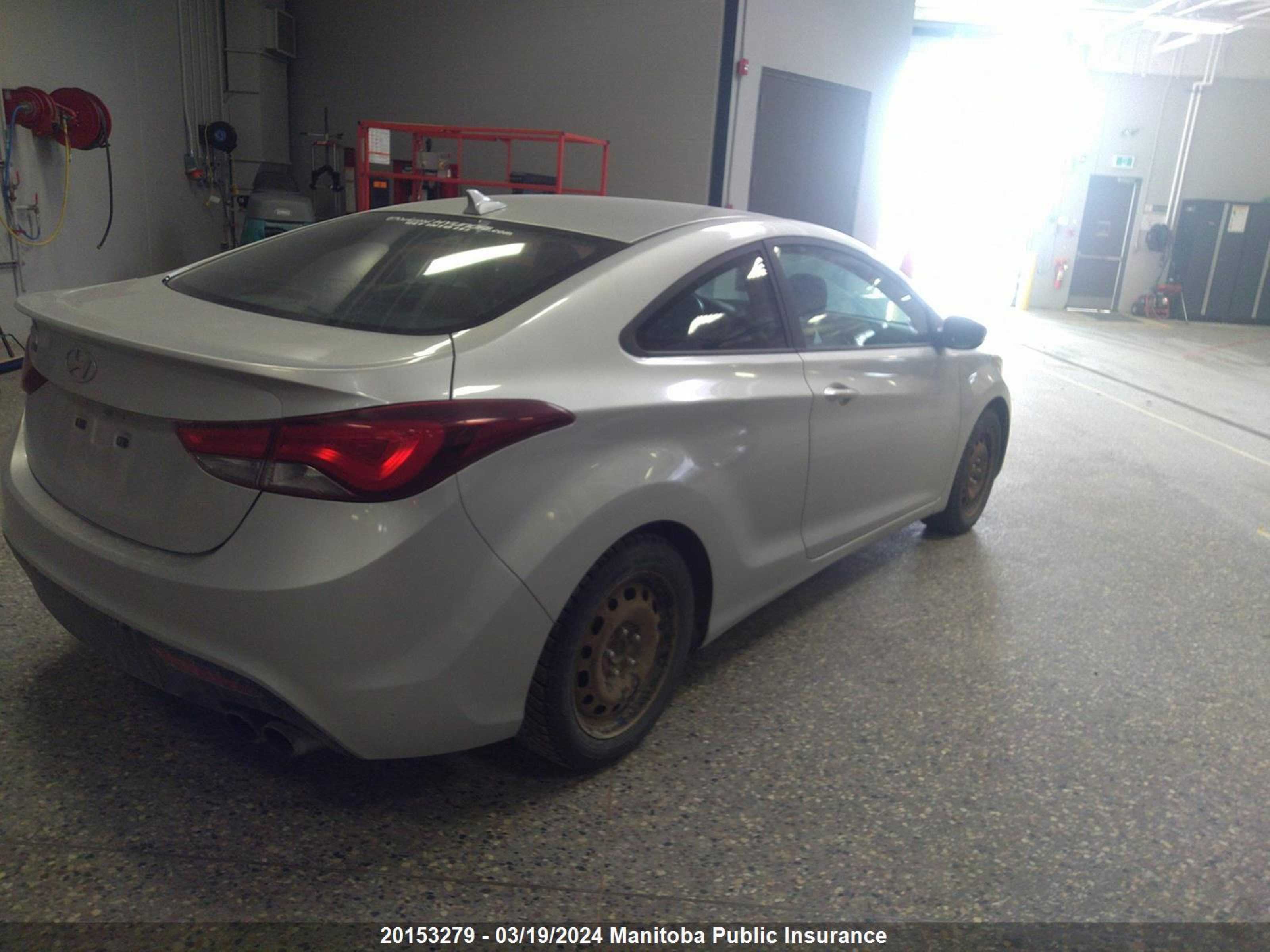 Photo 3 VIN: KMHDH6AH8EU027668 - HYUNDAI ELANTRA 