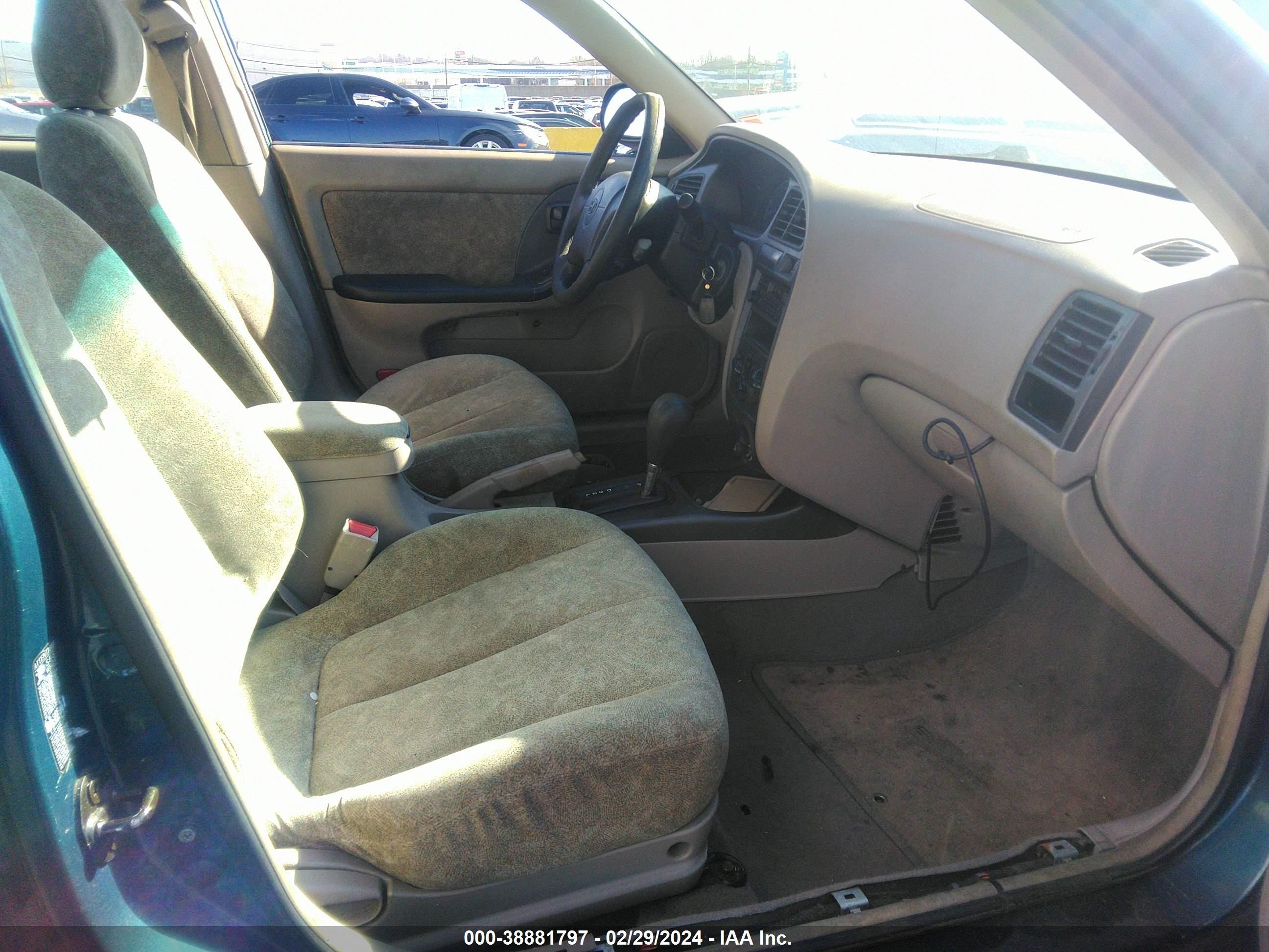 Photo 4 VIN: KMHDN45DX1U121291 - HYUNDAI ELANTRA 