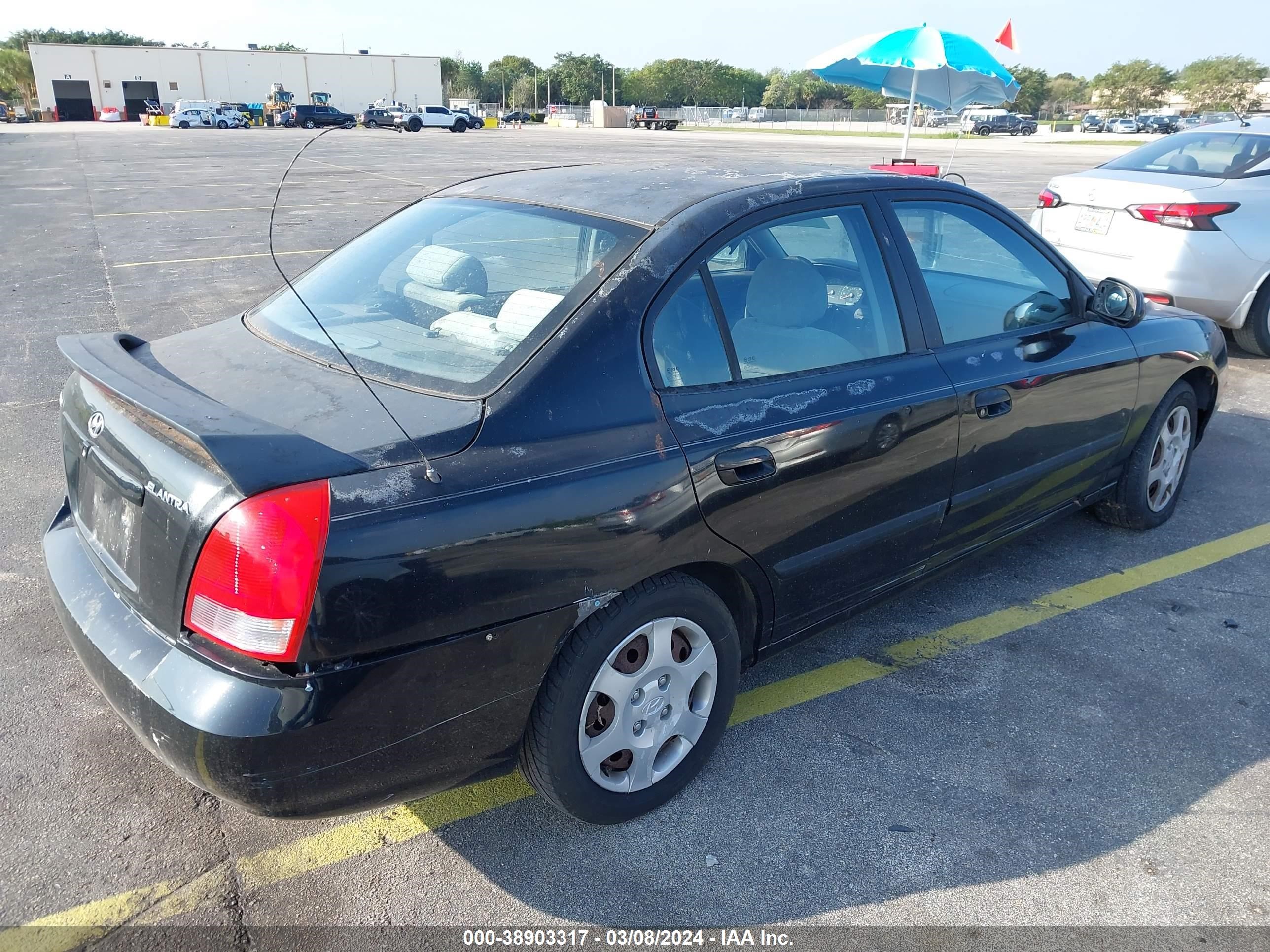 Photo 3 VIN: KMHDN45DX3U573521 - HYUNDAI ELANTRA 