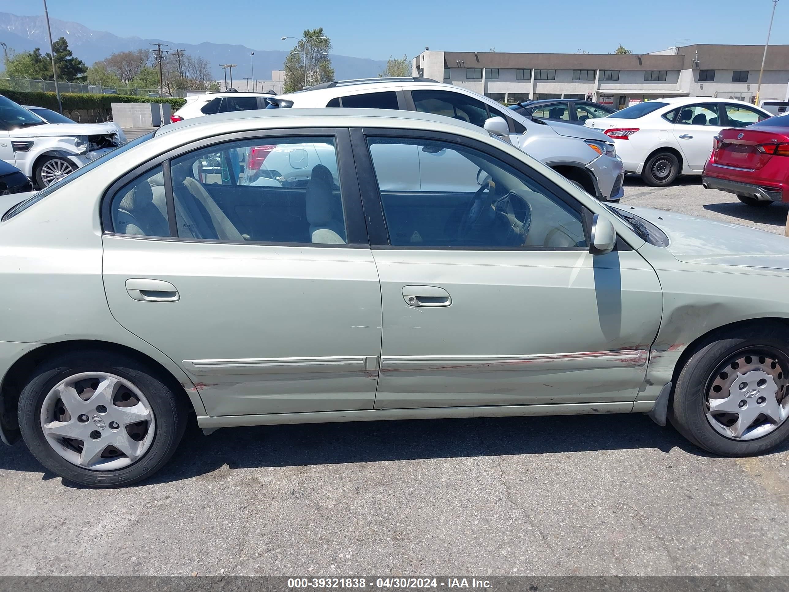 Photo 12 VIN: KMHDN46D04U723118 - HYUNDAI ELANTRA 