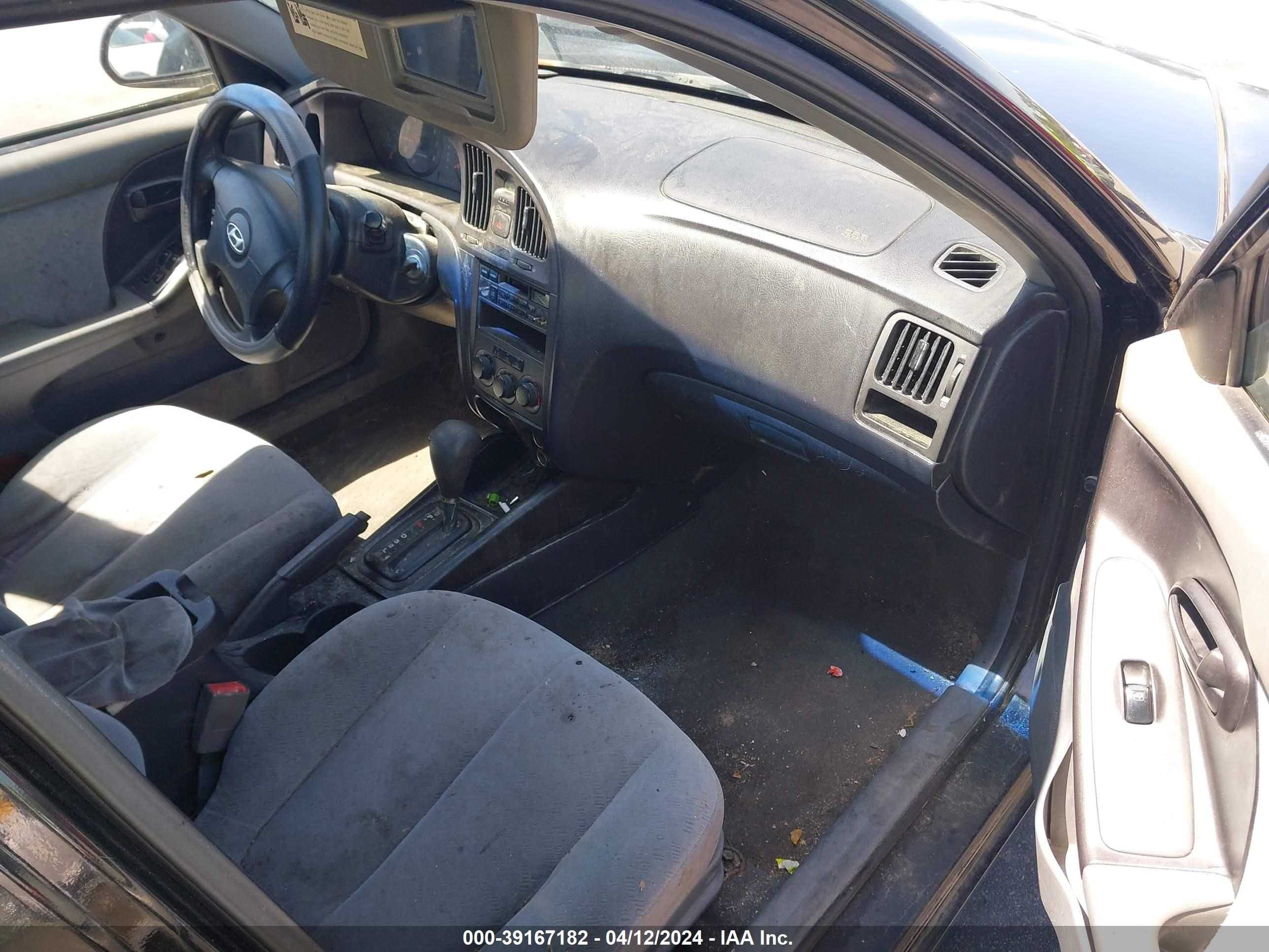 Photo 4 VIN: KMHDN46D05U977770 - HYUNDAI ELANTRA 