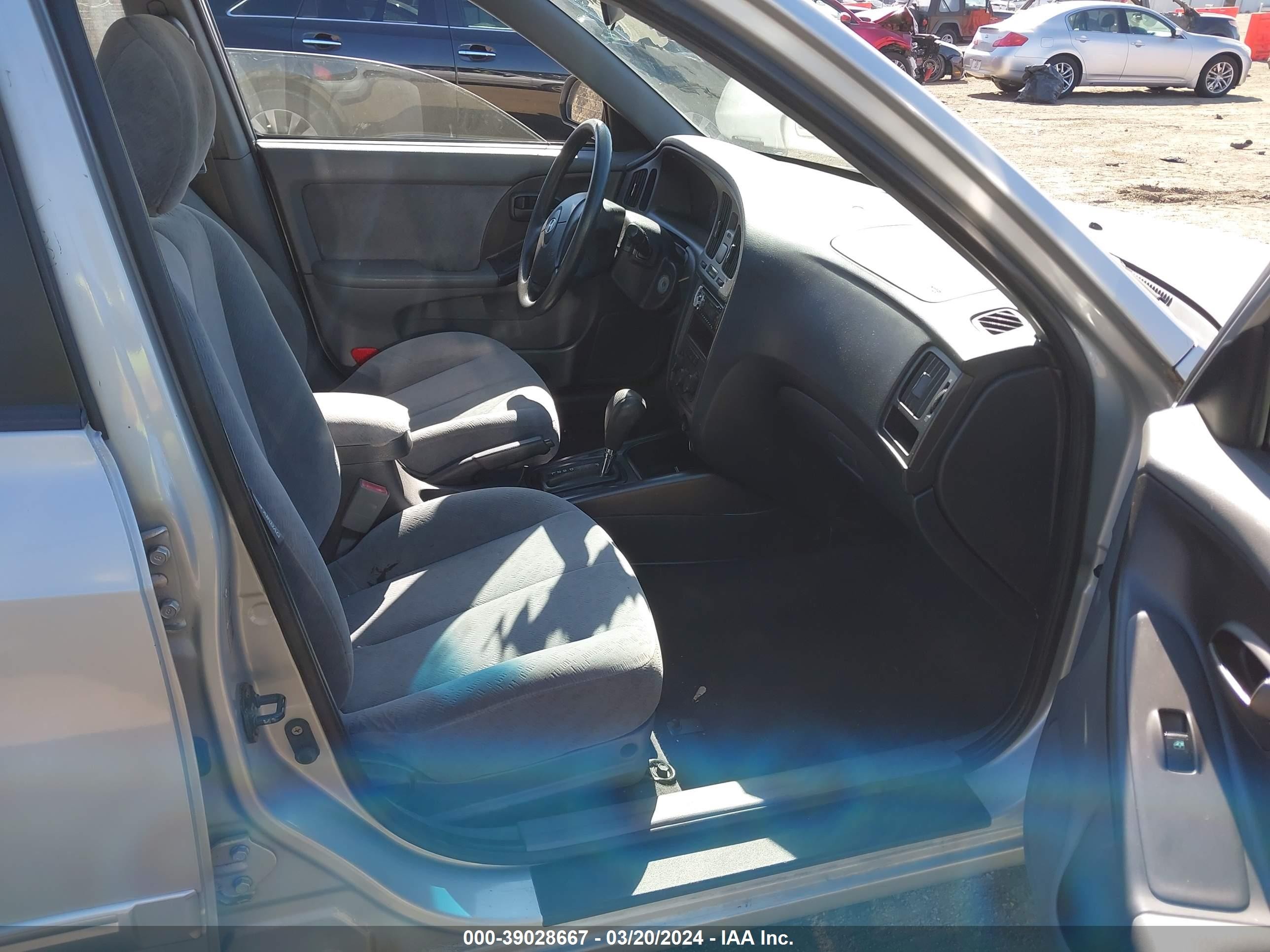 Photo 4 VIN: KMHDN46D15U173848 - HYUNDAI ELANTRA 