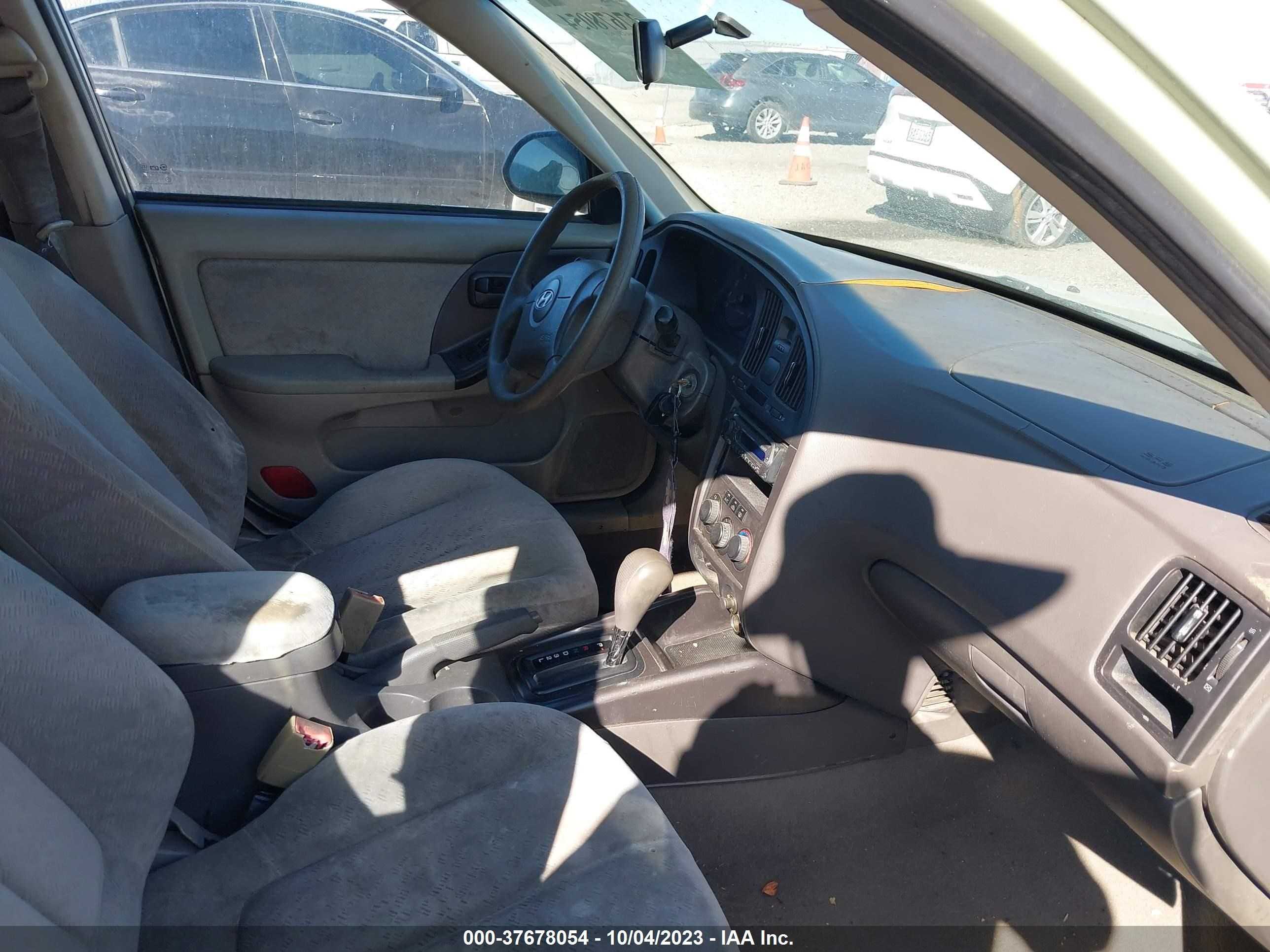 Photo 4 VIN: KMHDN46D44U711411 - HYUNDAI ELANTRA 