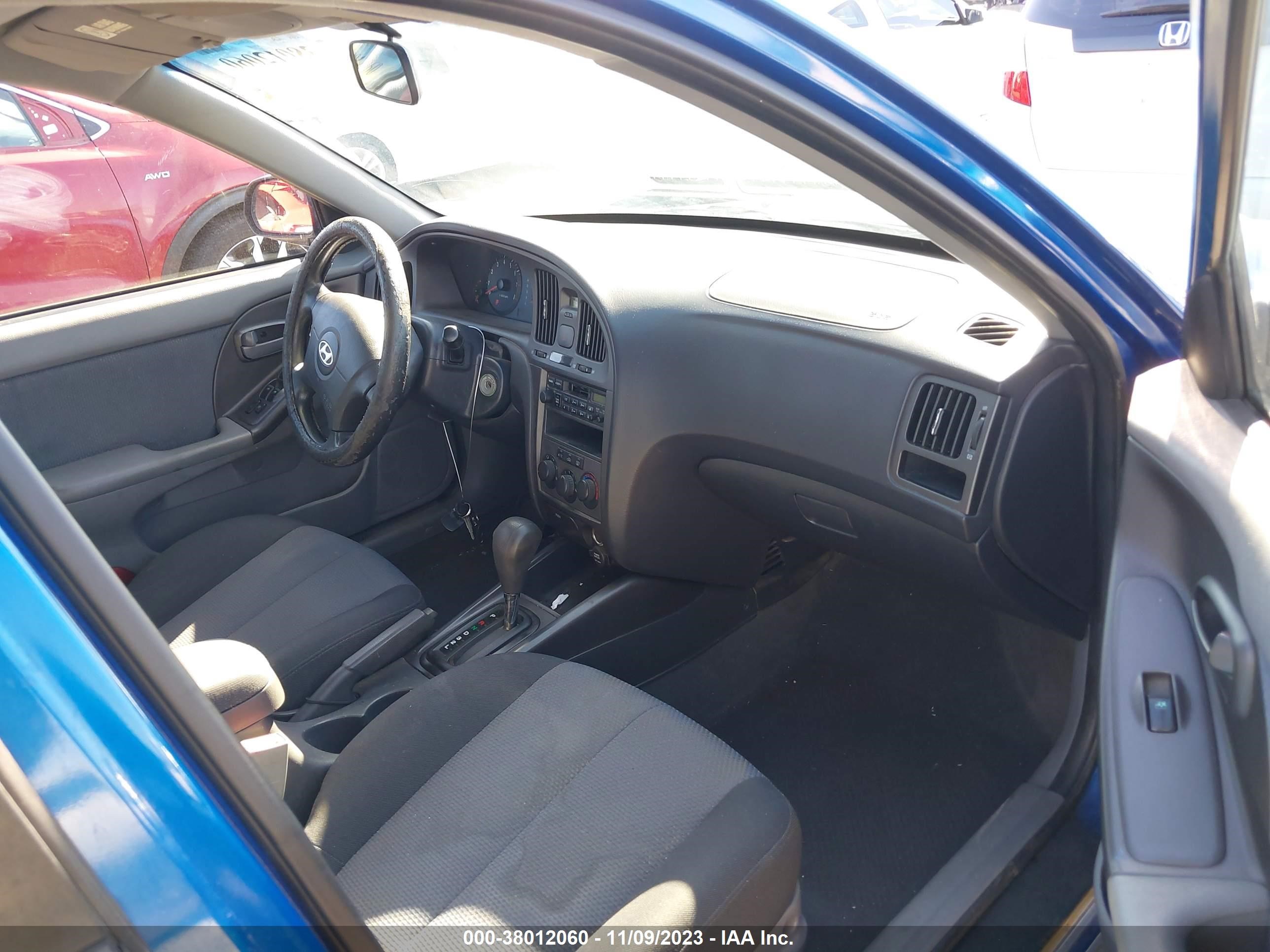 Photo 4 VIN: KMHDN56D054166315 - HYUNDAI ELANTRA 