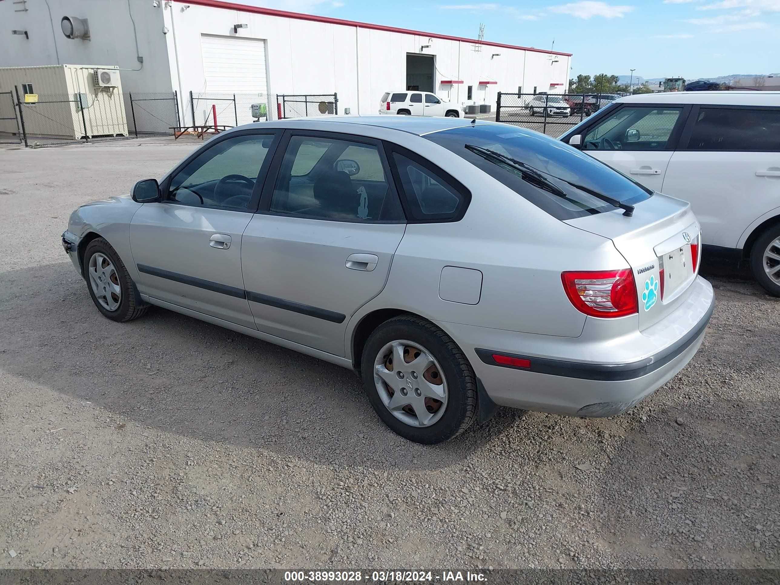 Photo 2 VIN: KMHDN56D05U143004 - HYUNDAI ELANTRA 