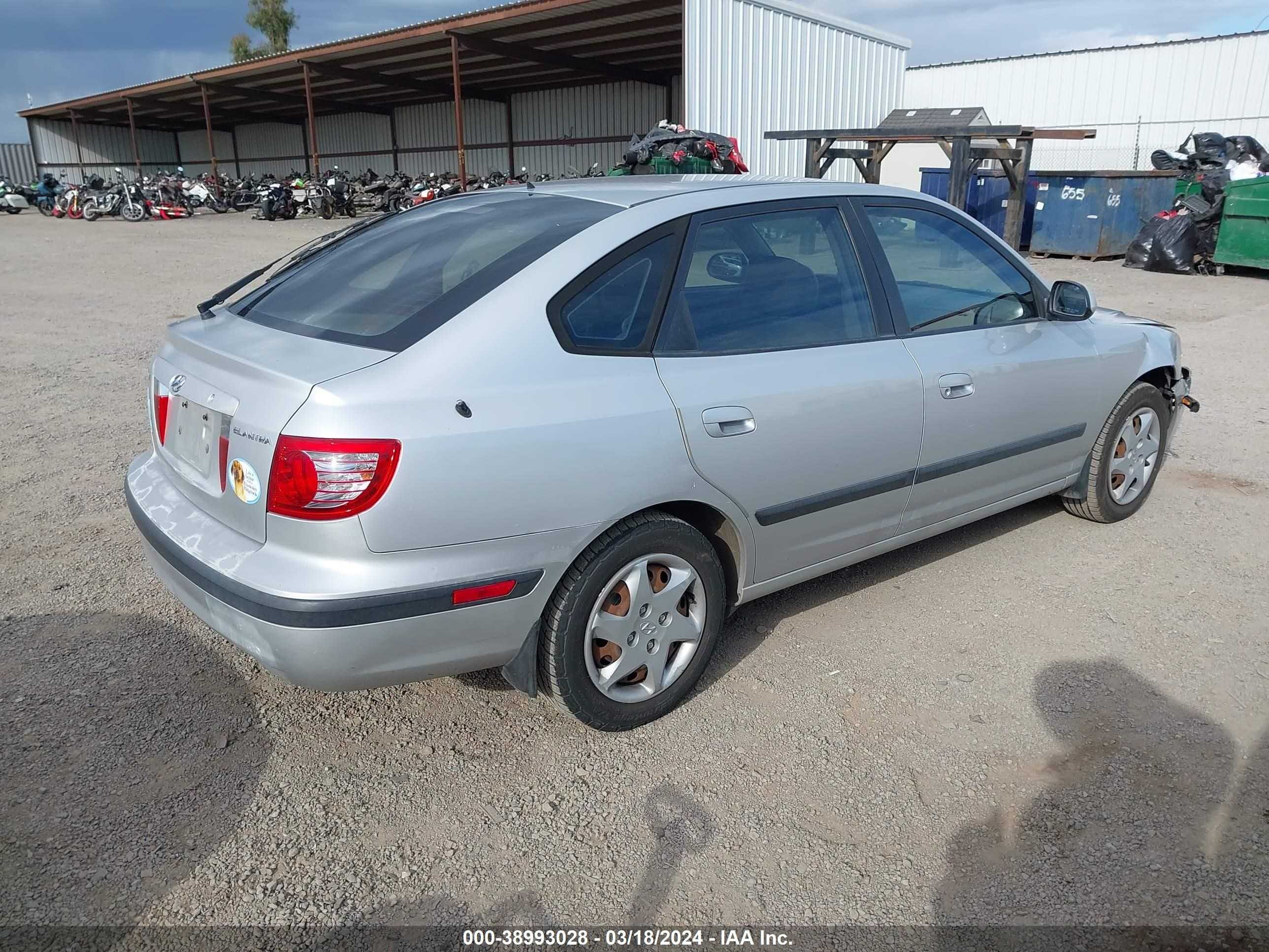 Photo 3 VIN: KMHDN56D05U143004 - HYUNDAI ELANTRA 