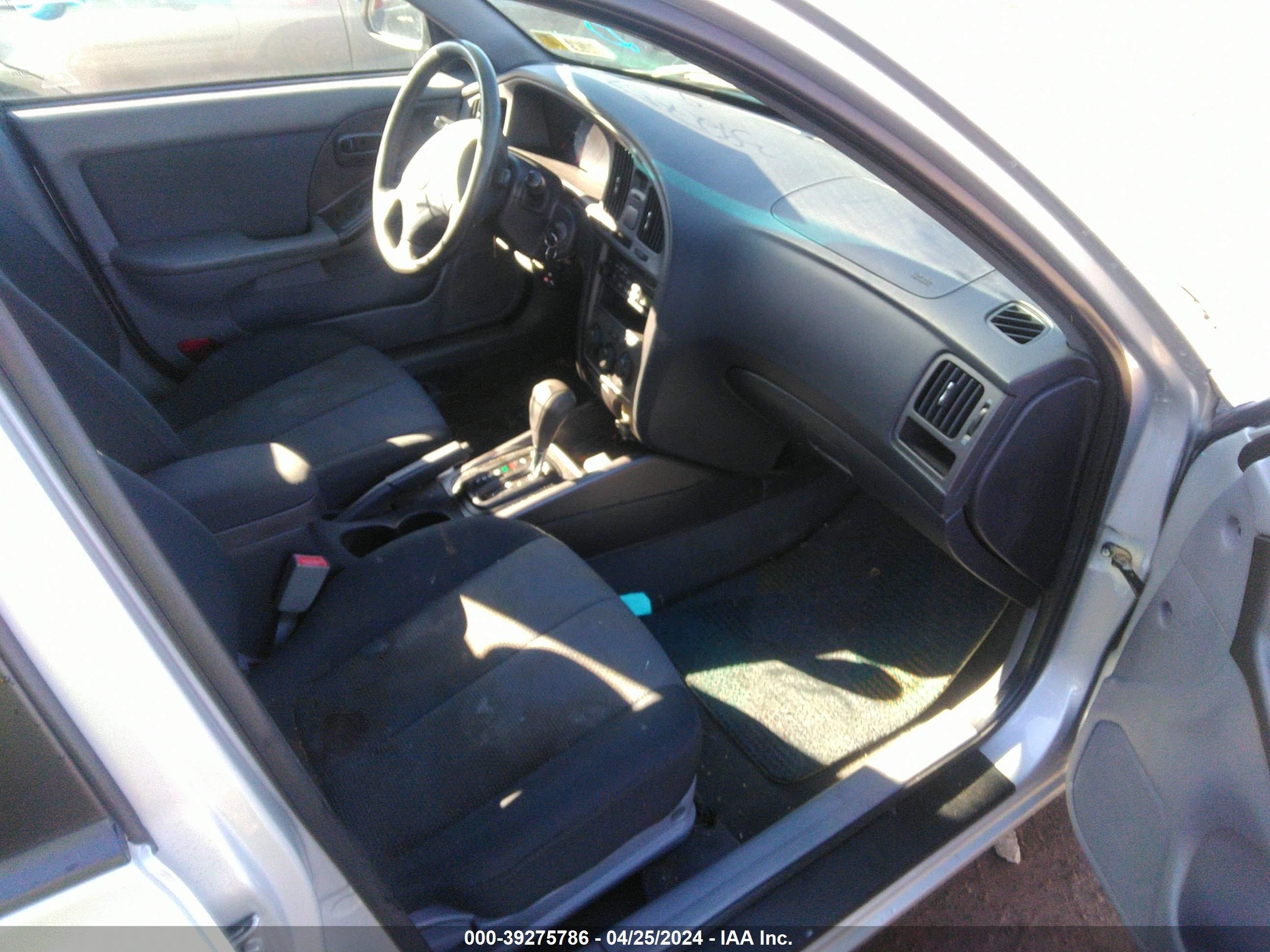 Photo 4 VIN: KMHDN56D26U192013 - HYUNDAI ELANTRA 