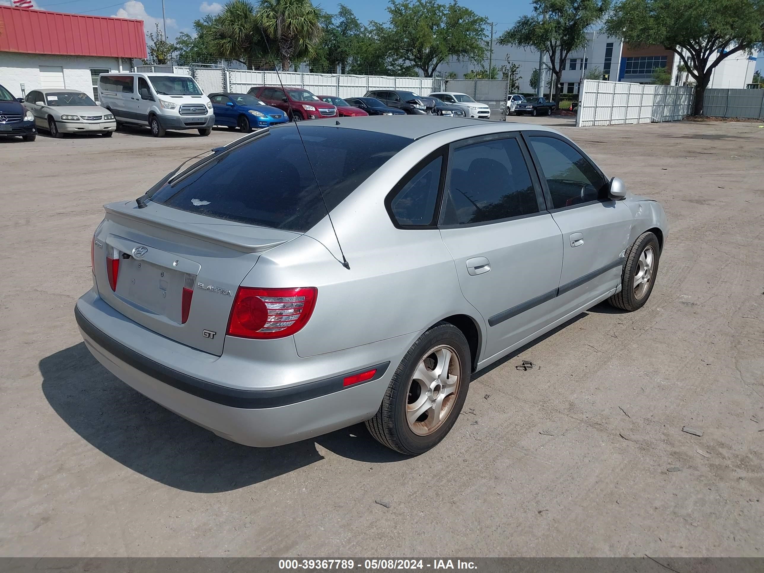 Photo 3 VIN: KMHDN56D34U110304 - HYUNDAI ELANTRA 