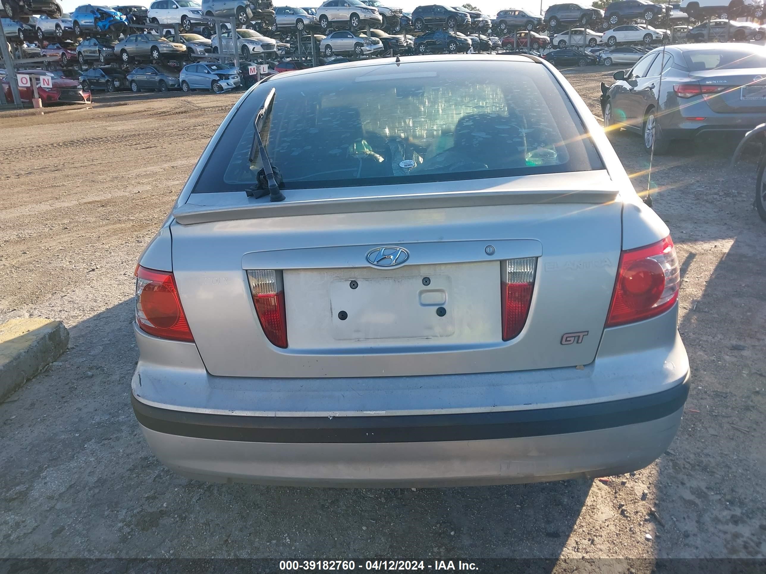 Photo 15 VIN: KMHDN56D76U202941 - HYUNDAI ELANTRA 