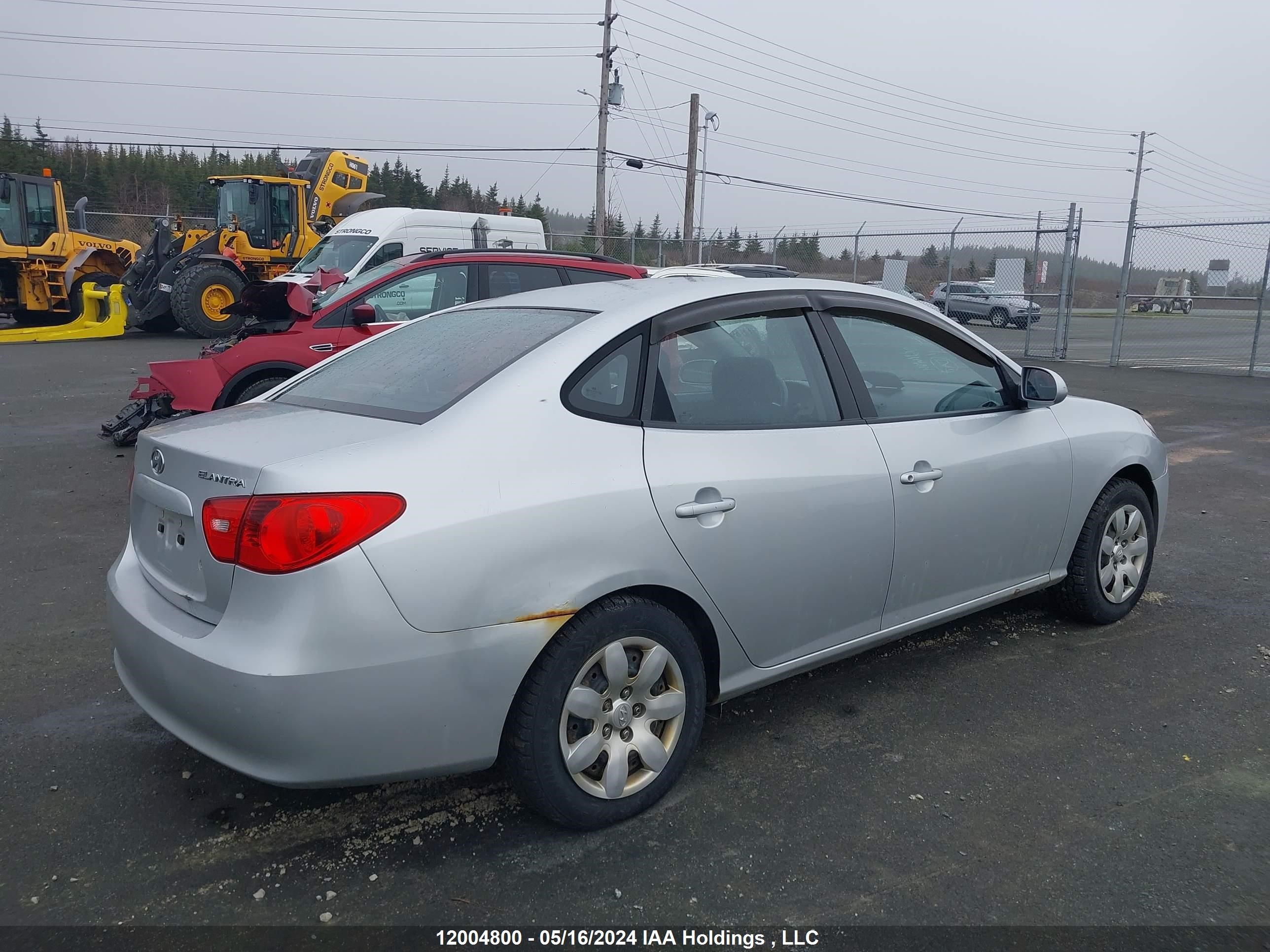 Photo 3 VIN: KMHDT45D38U284414 - HYUNDAI ELANTRA 