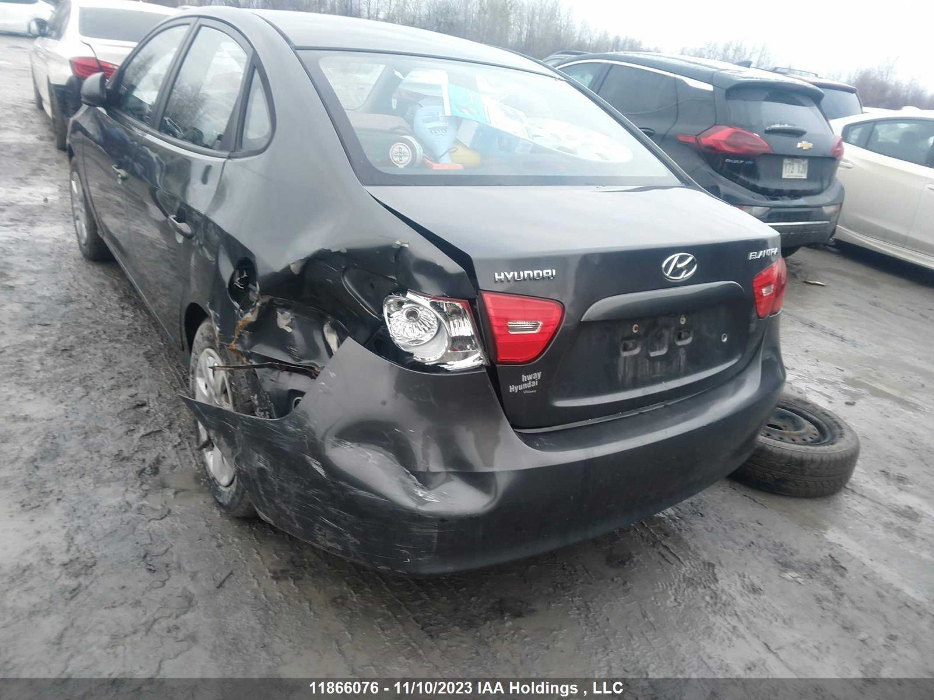 Photo 5 VIN: KMHDU45DX9U742061 - HYUNDAI ELANTRA 