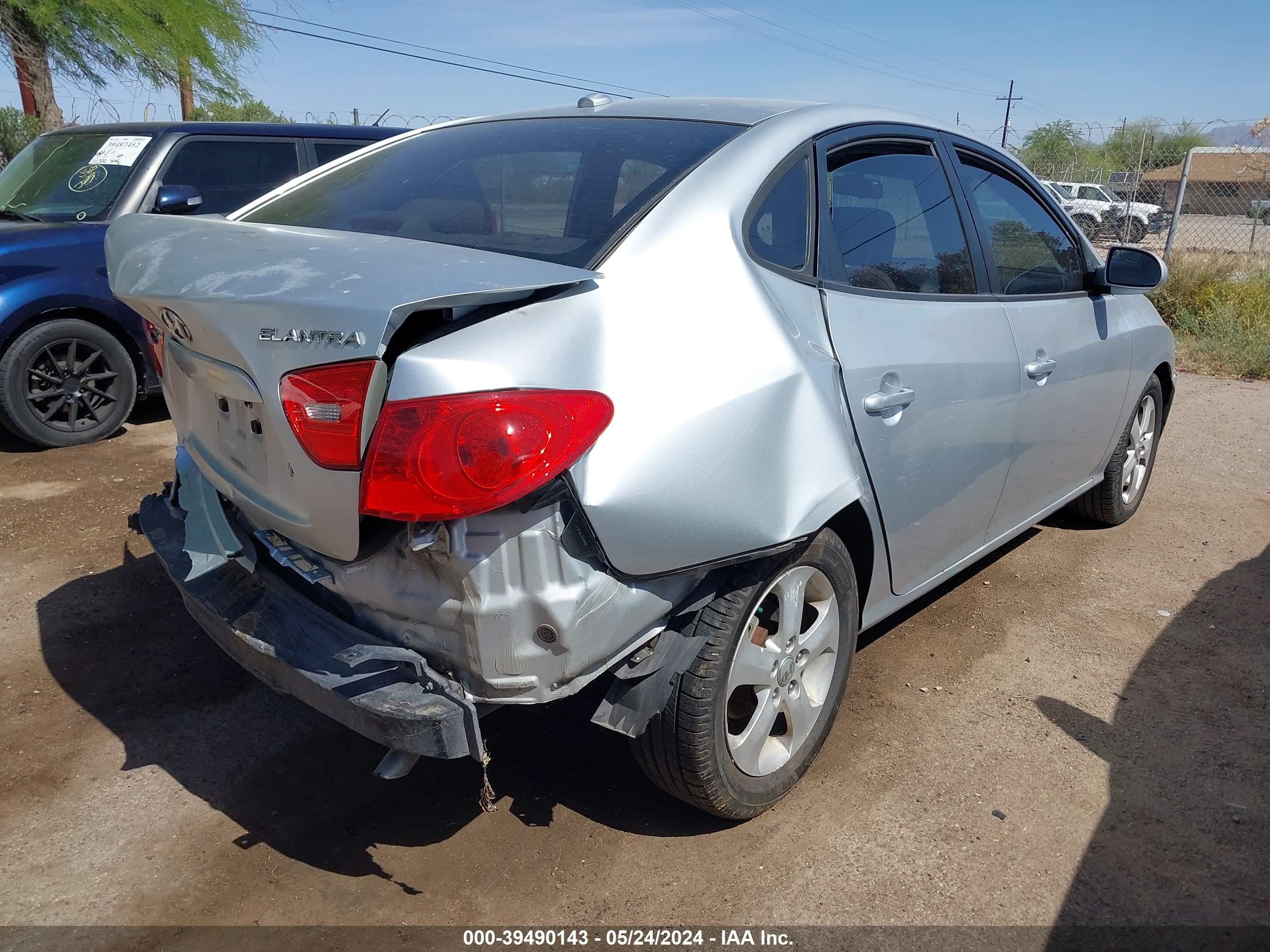 Photo 3 VIN: KMHDU46D08U358089 - HYUNDAI ELANTRA 