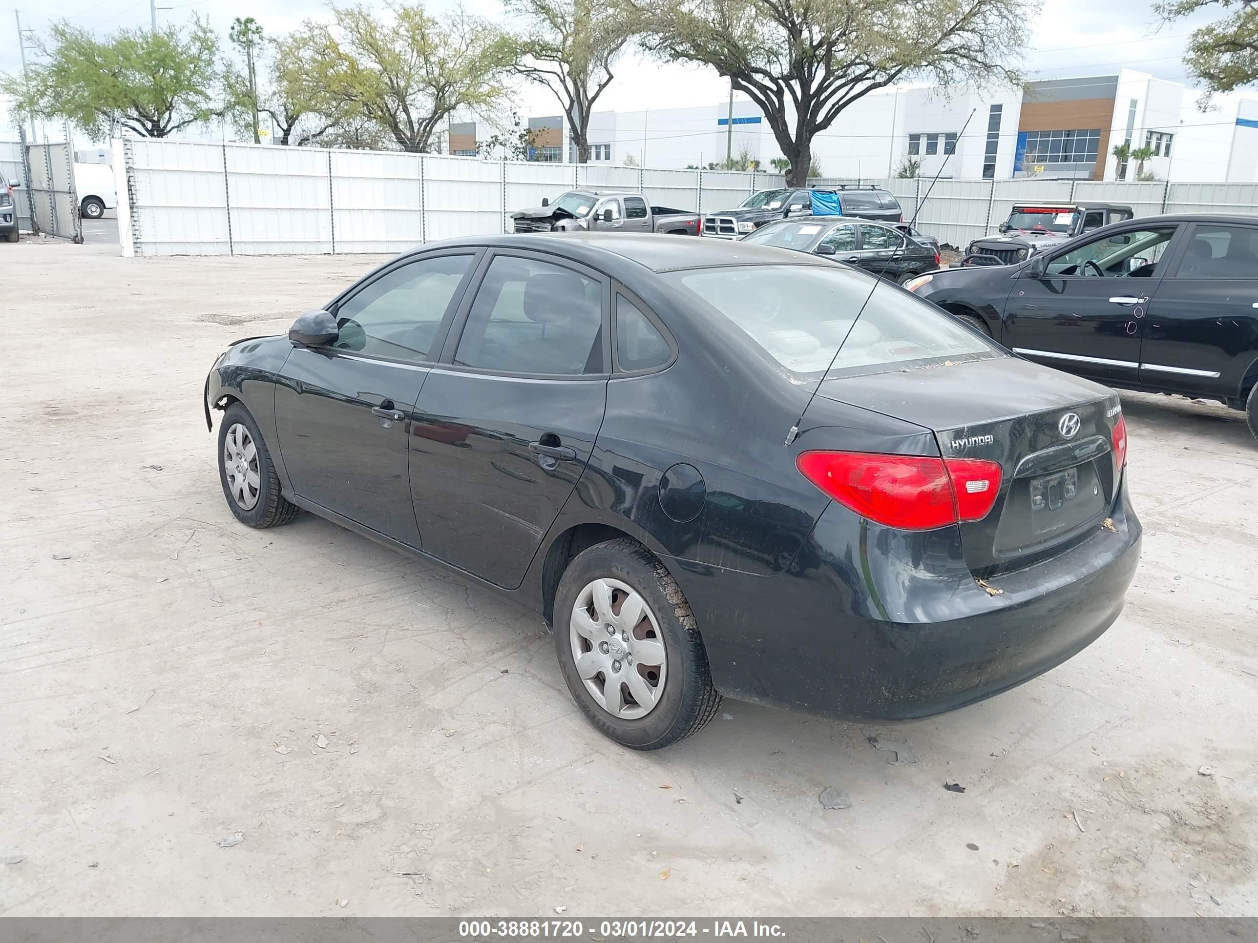 Photo 2 VIN: KMHDU46D17U090684 - HYUNDAI ELANTRA 