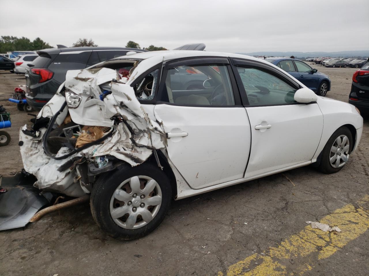 Photo 2 VIN: KMHDU46D17U161379 - HYUNDAI ELANTRA 