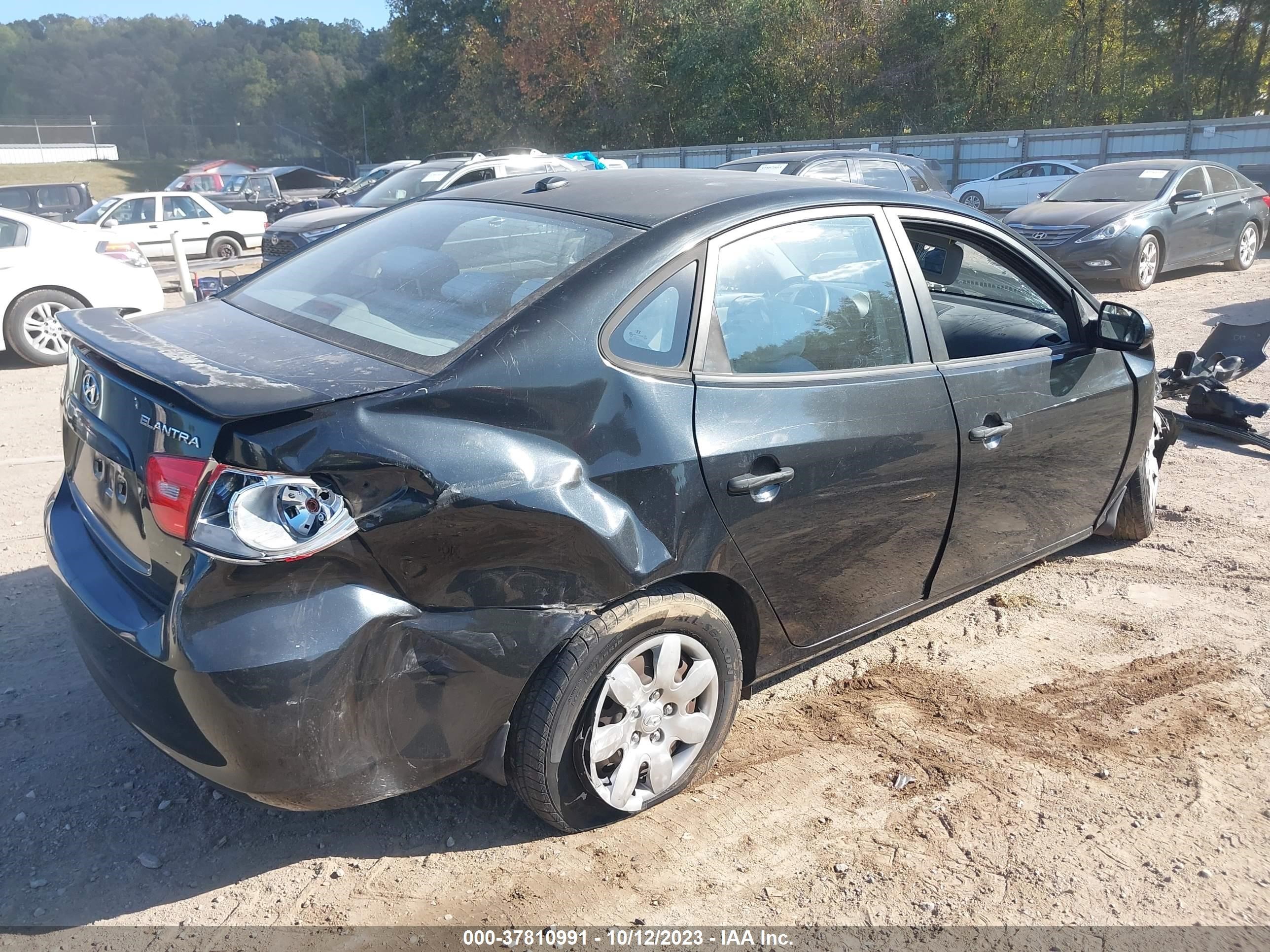 Photo 3 VIN: KMHDU46D18U358229 - HYUNDAI ELANTRA 